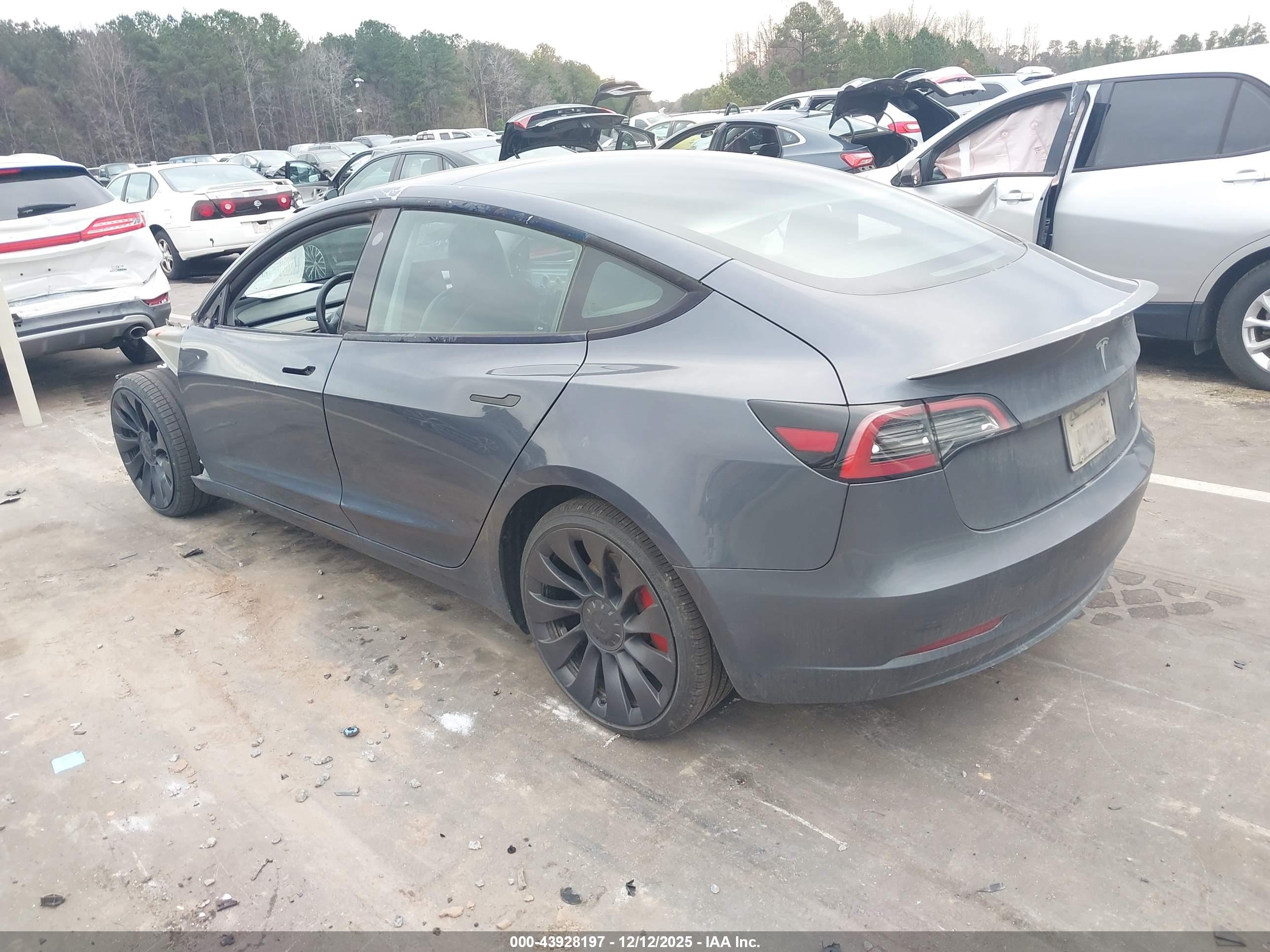 TESLA MODEL image 3