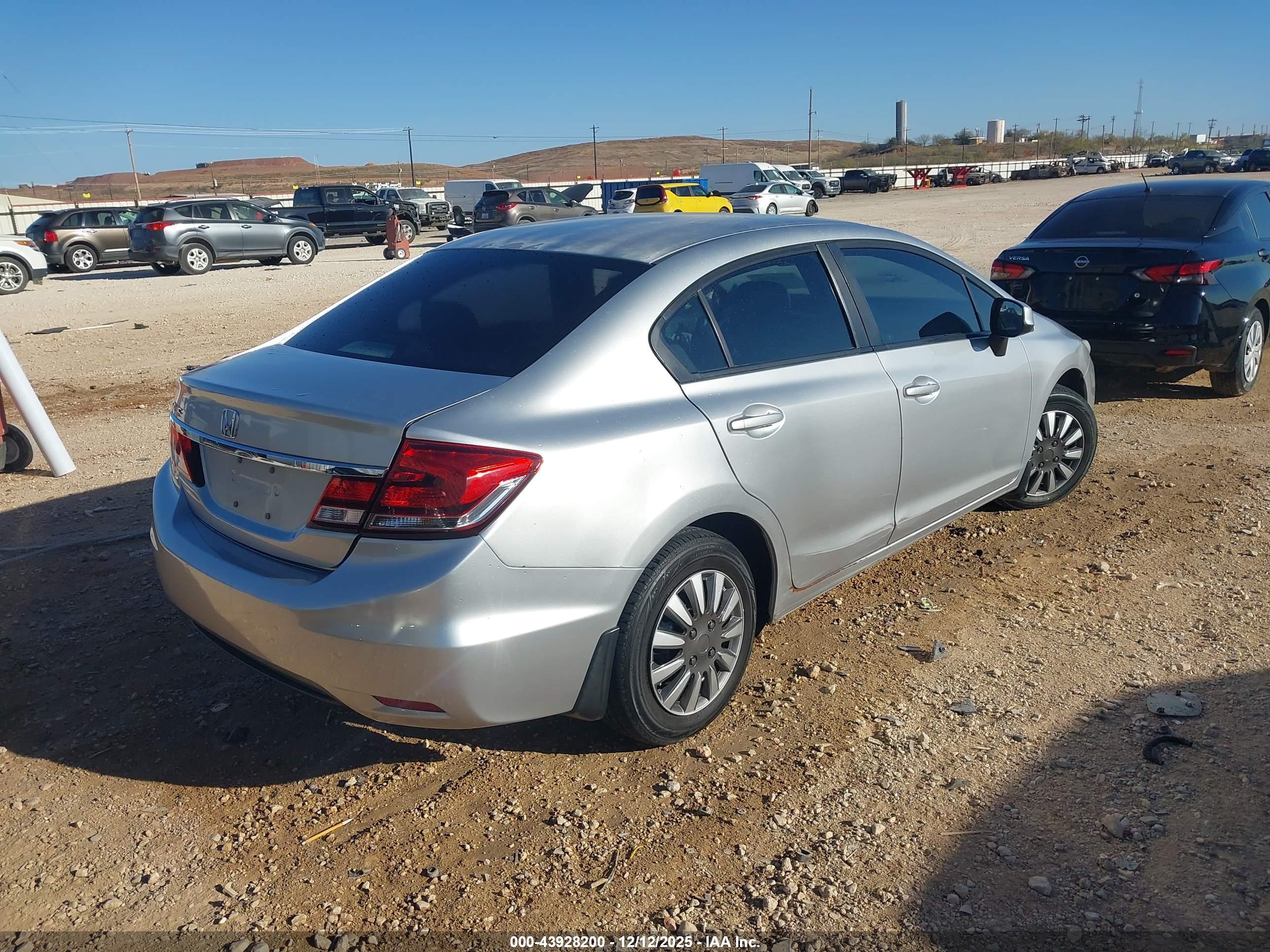 HONDA CIVIC image 4
