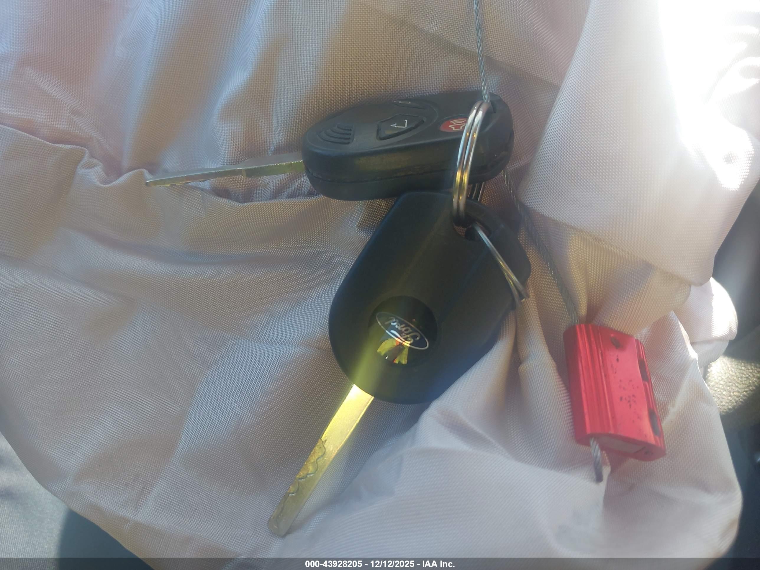 FORD ESCAPE image 11