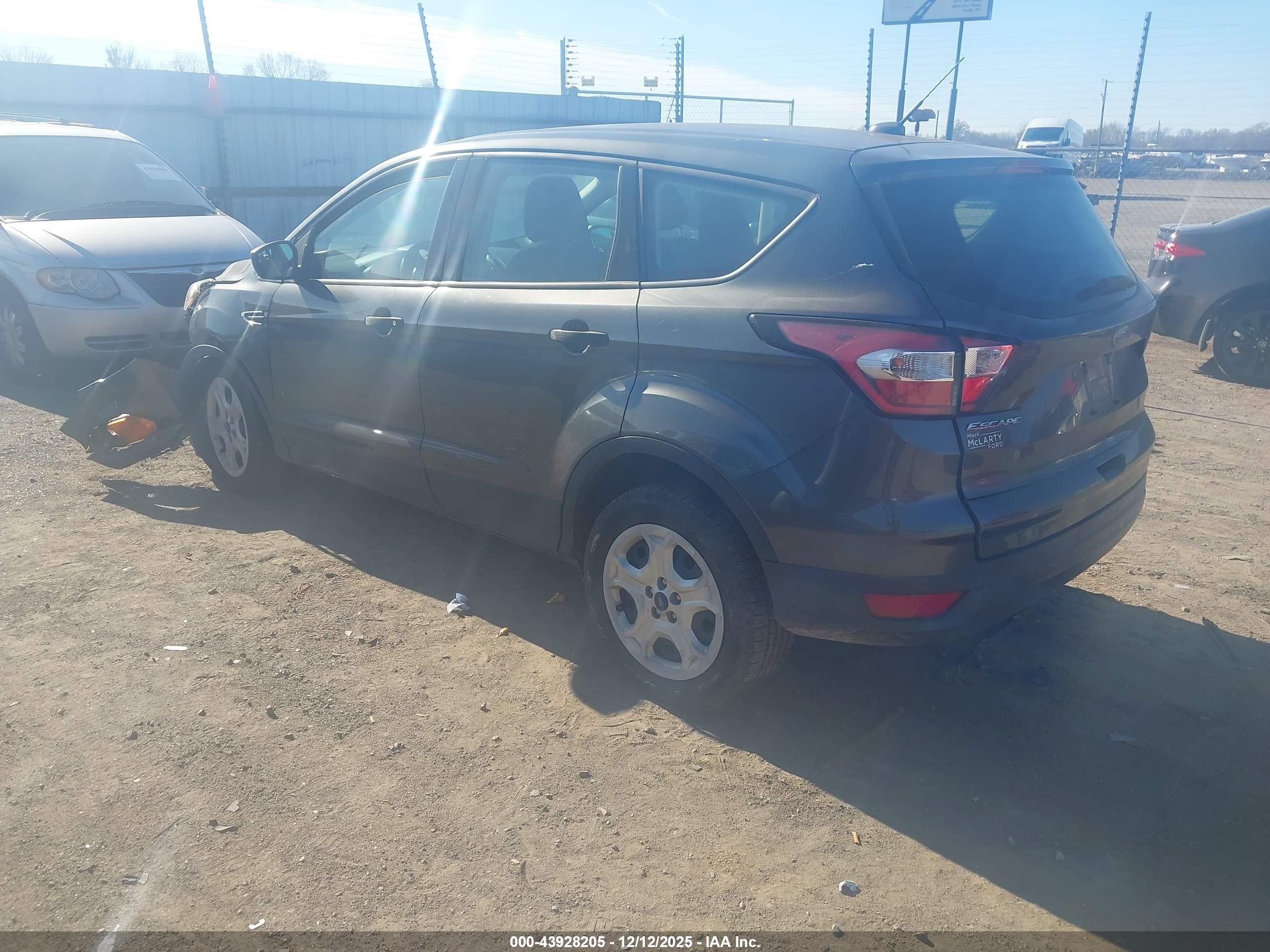 FORD ESCAPE image 3