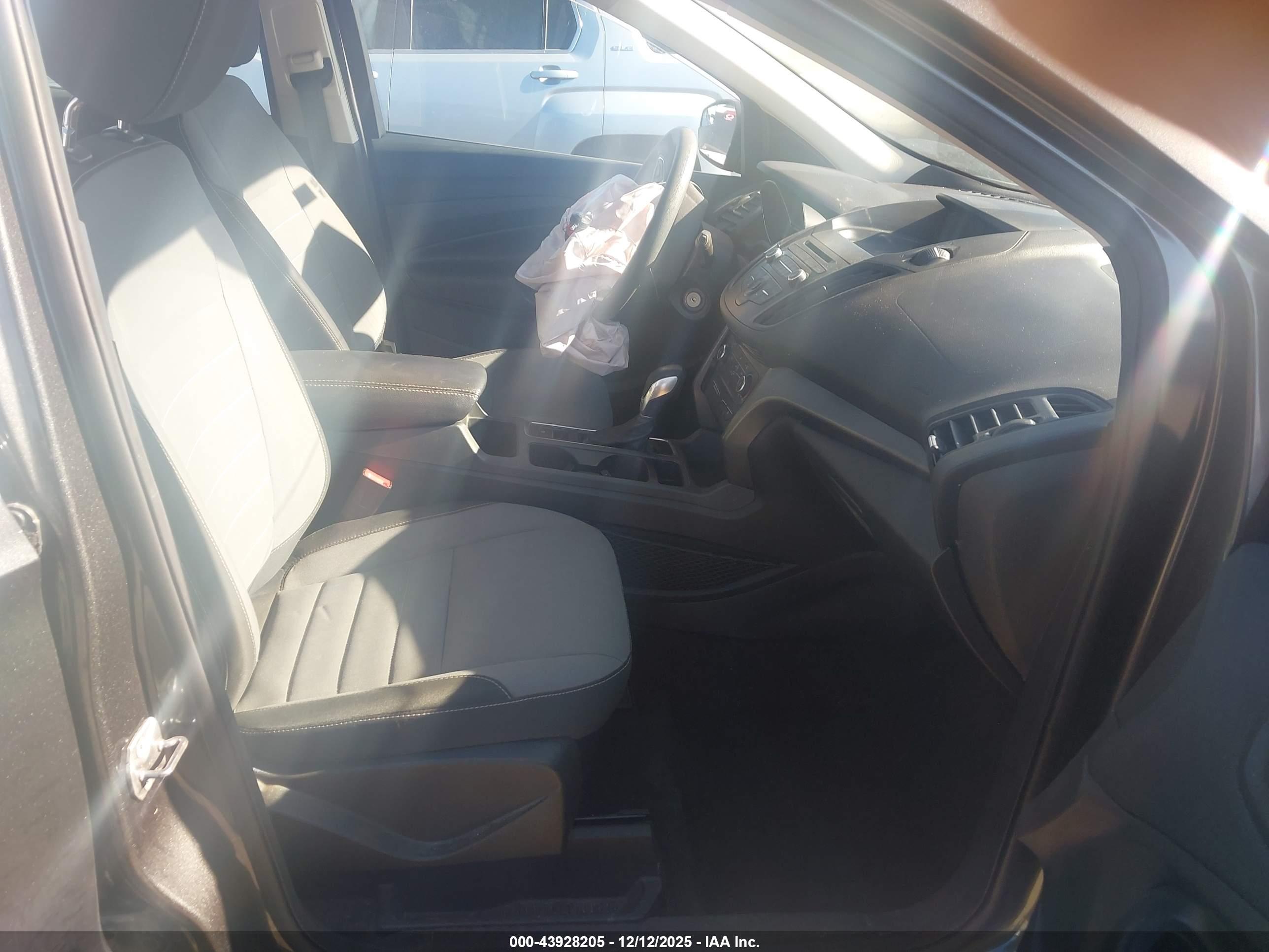 FORD ESCAPE image 5