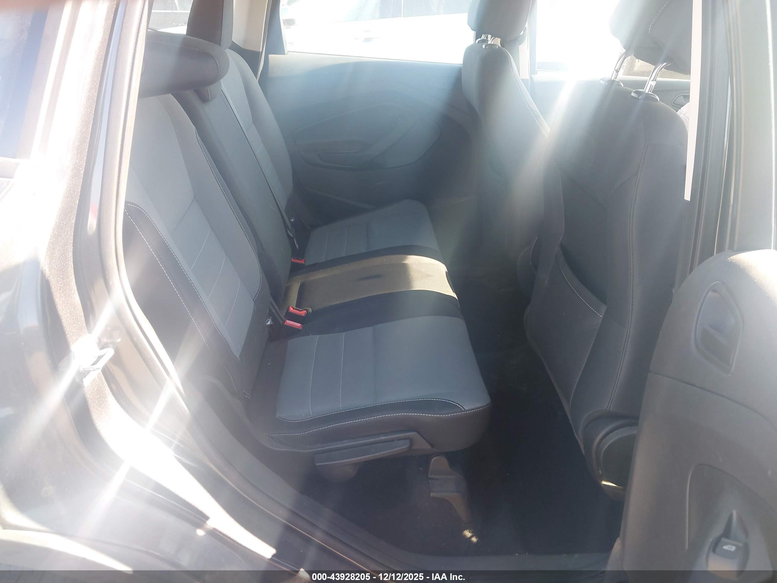 FORD ESCAPE image 8