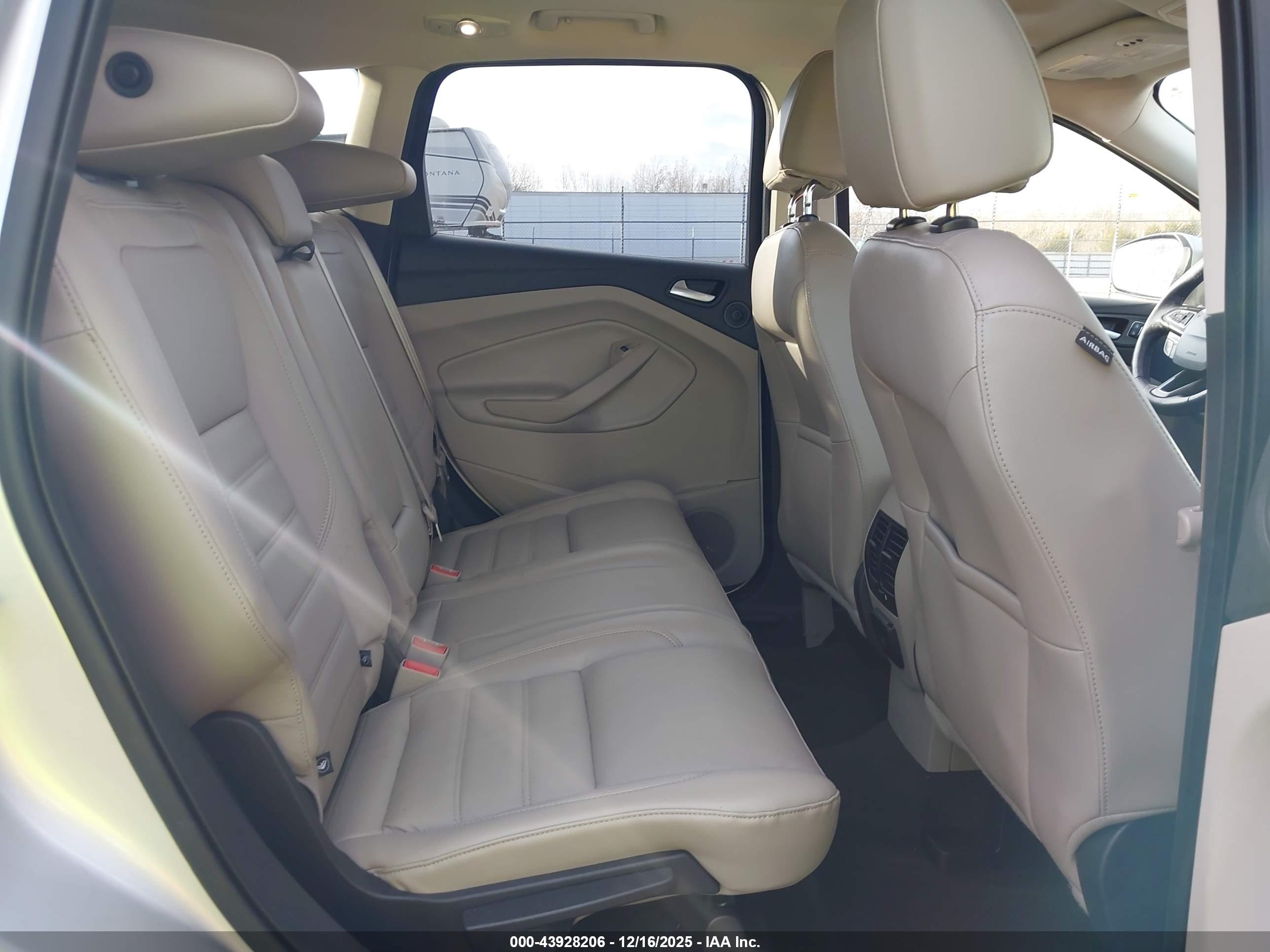 FORD ESCAPE image 8