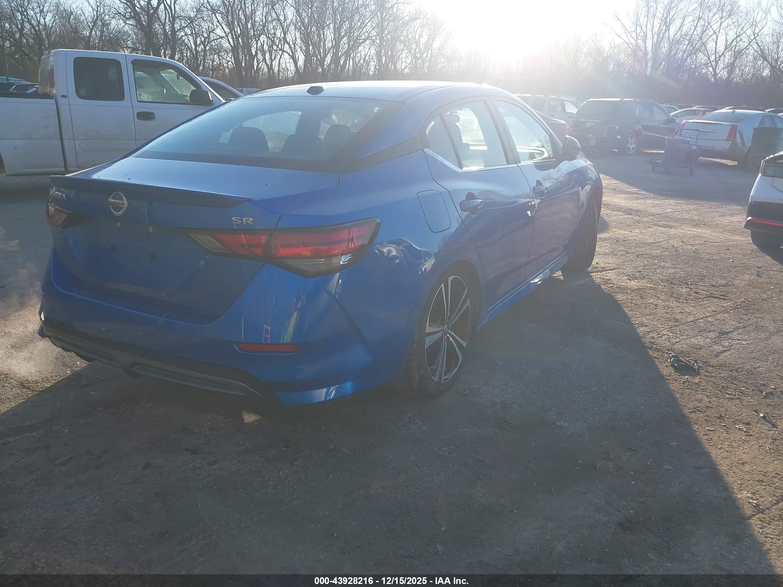 NISSAN SENTRA image 4