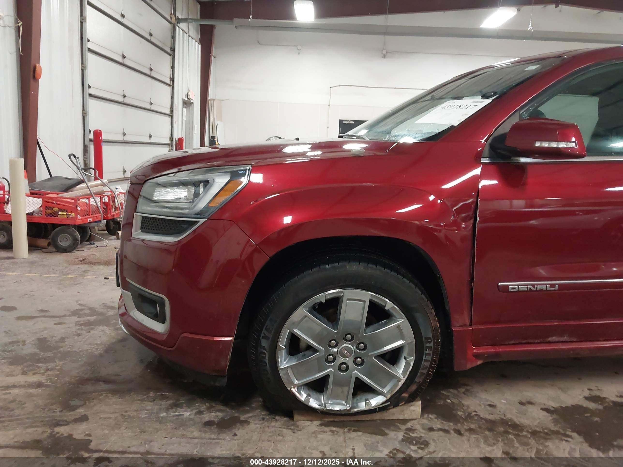 GMC ACADIA image 6