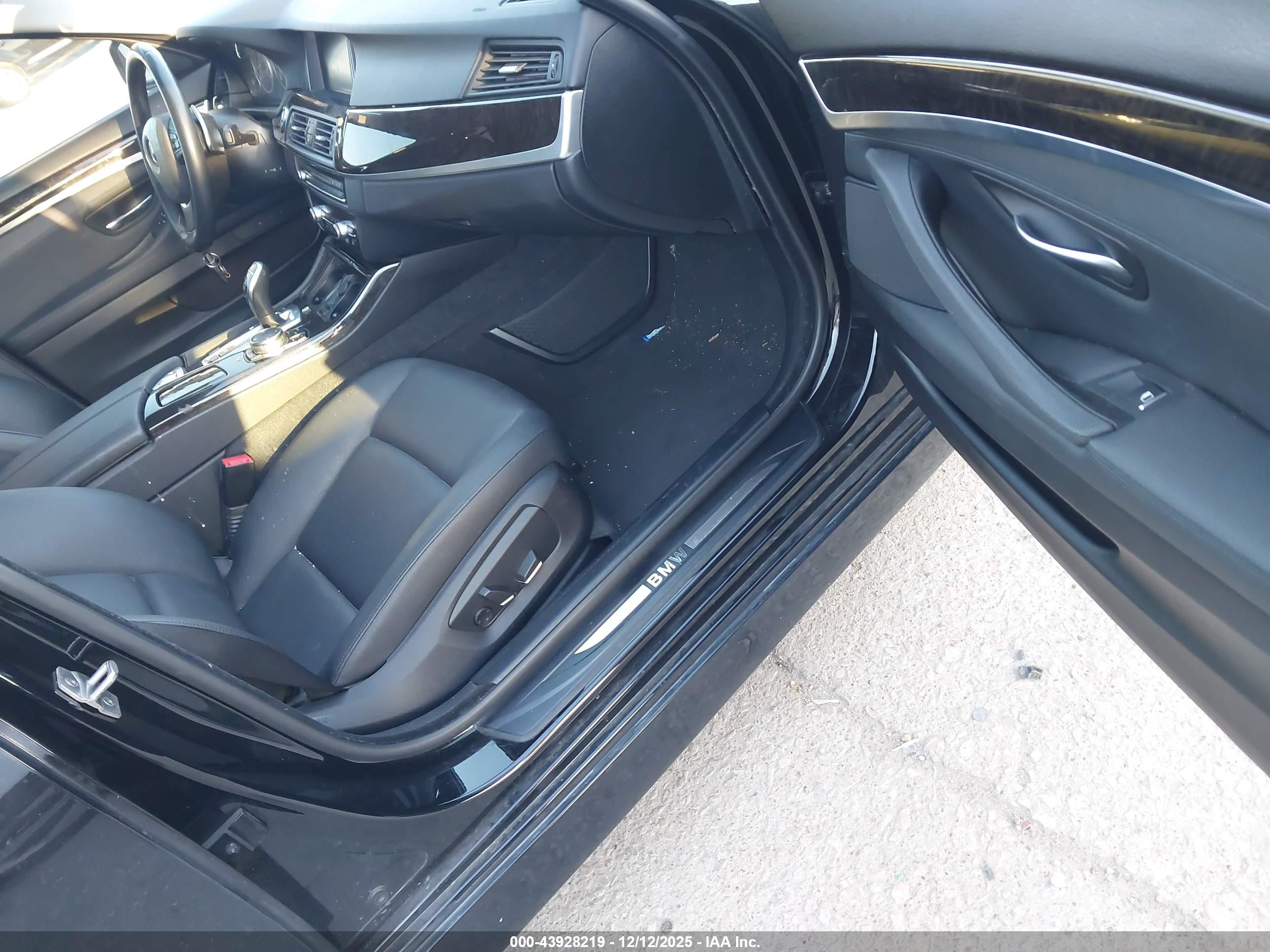 BMW 528I image 5