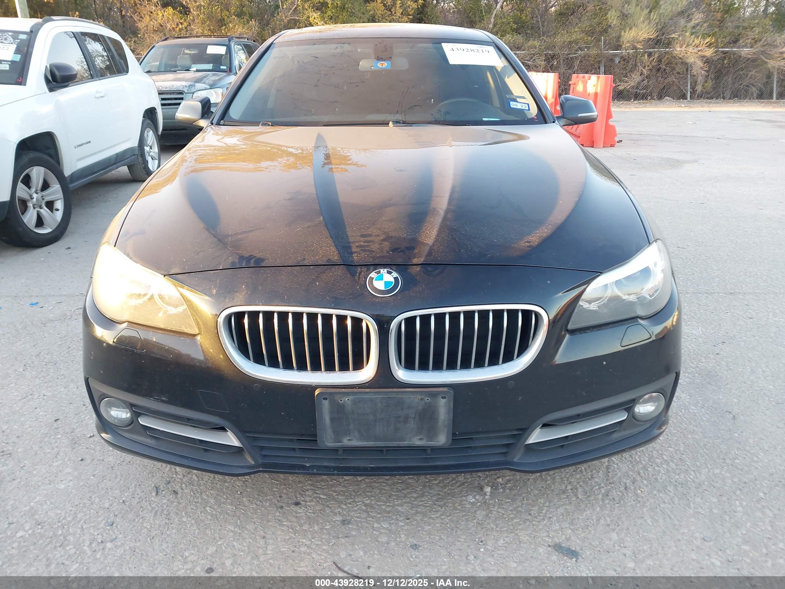 BMW 528I image 6