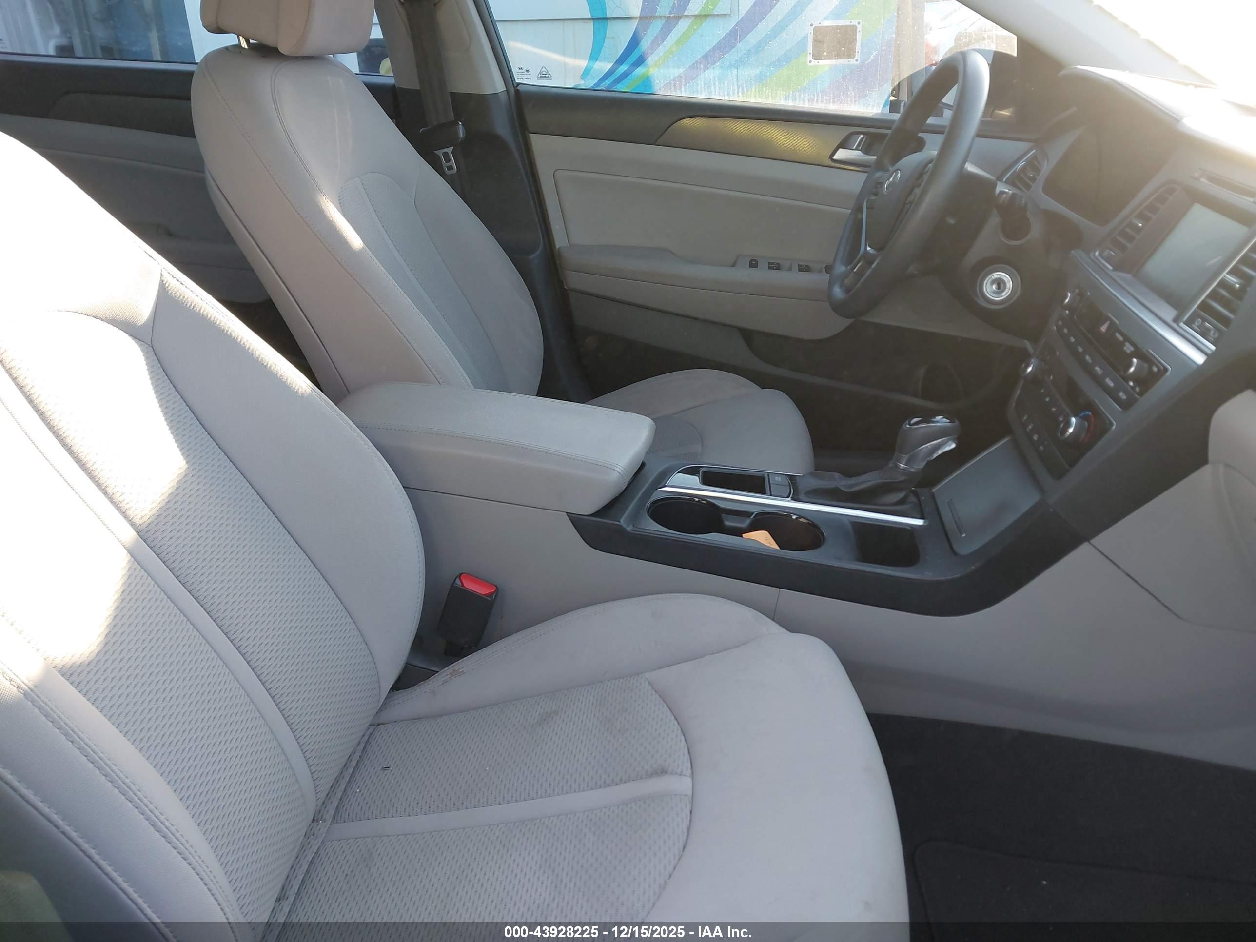 HYUNDAI SONATA image 5