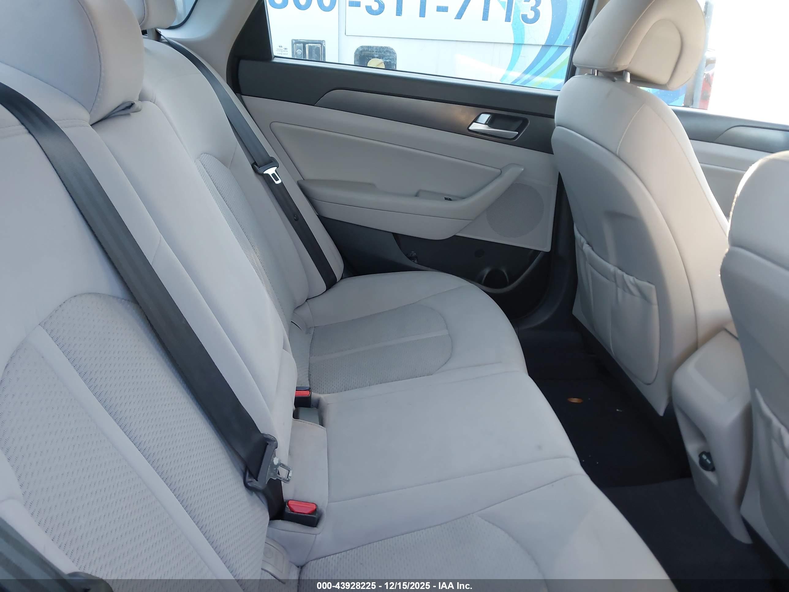 HYUNDAI SONATA image 8