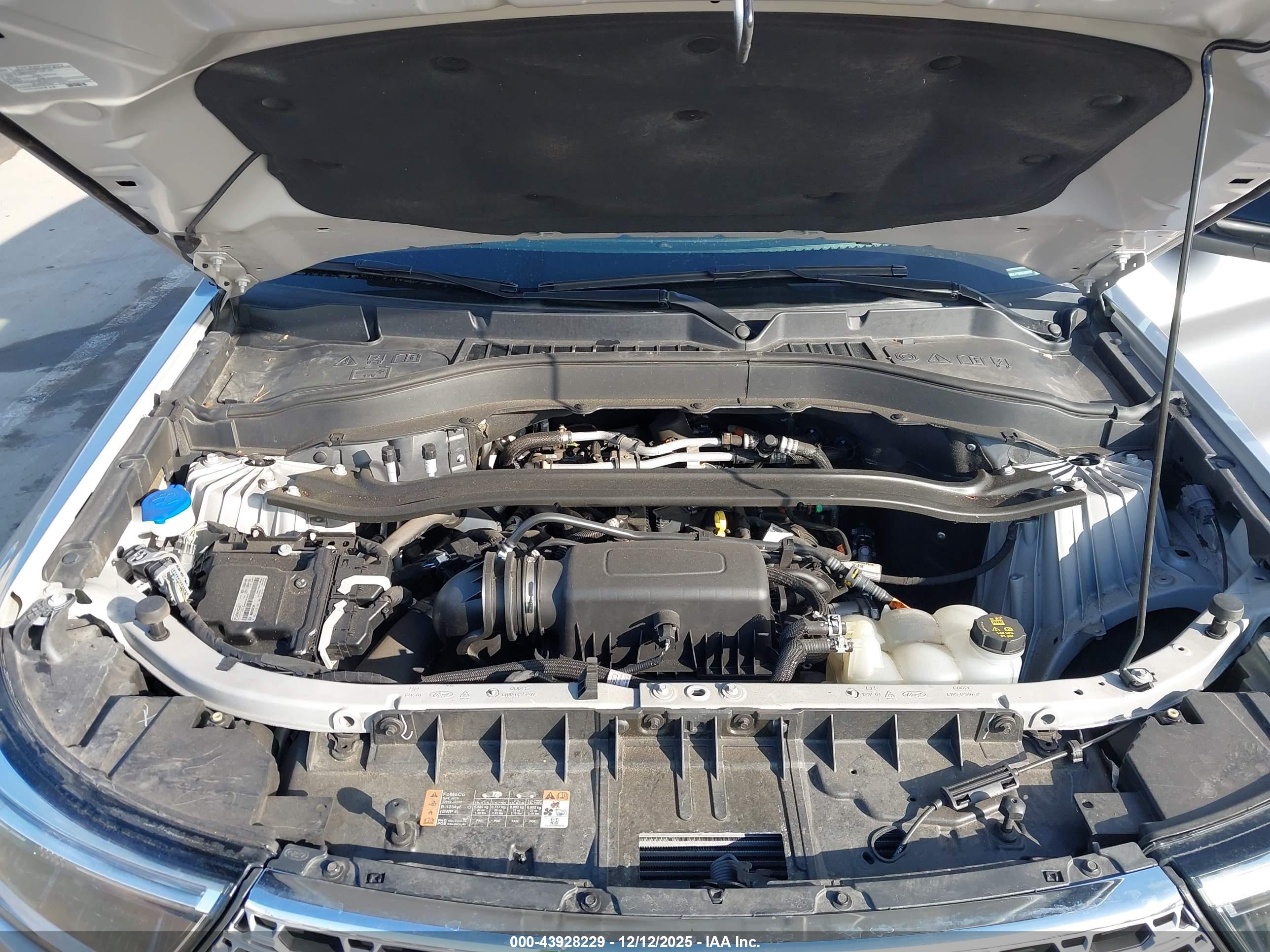 FORD EXPLORER image 10