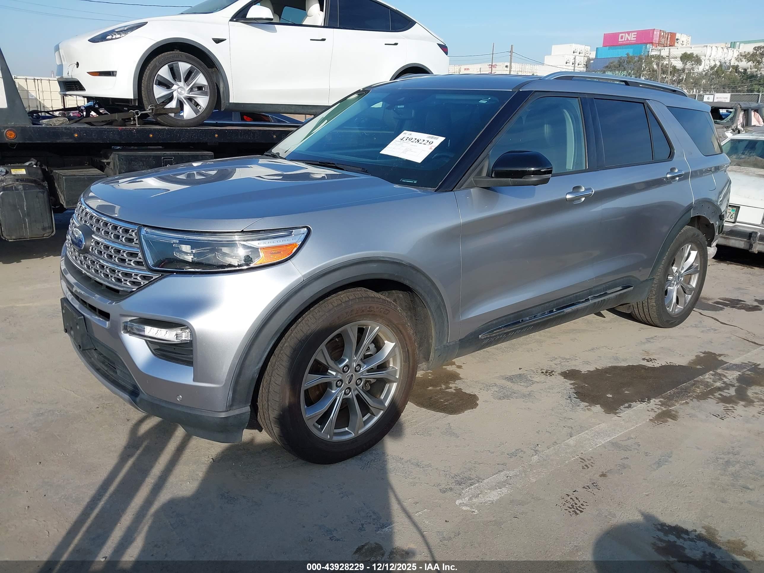 FORD EXPLORER image 2