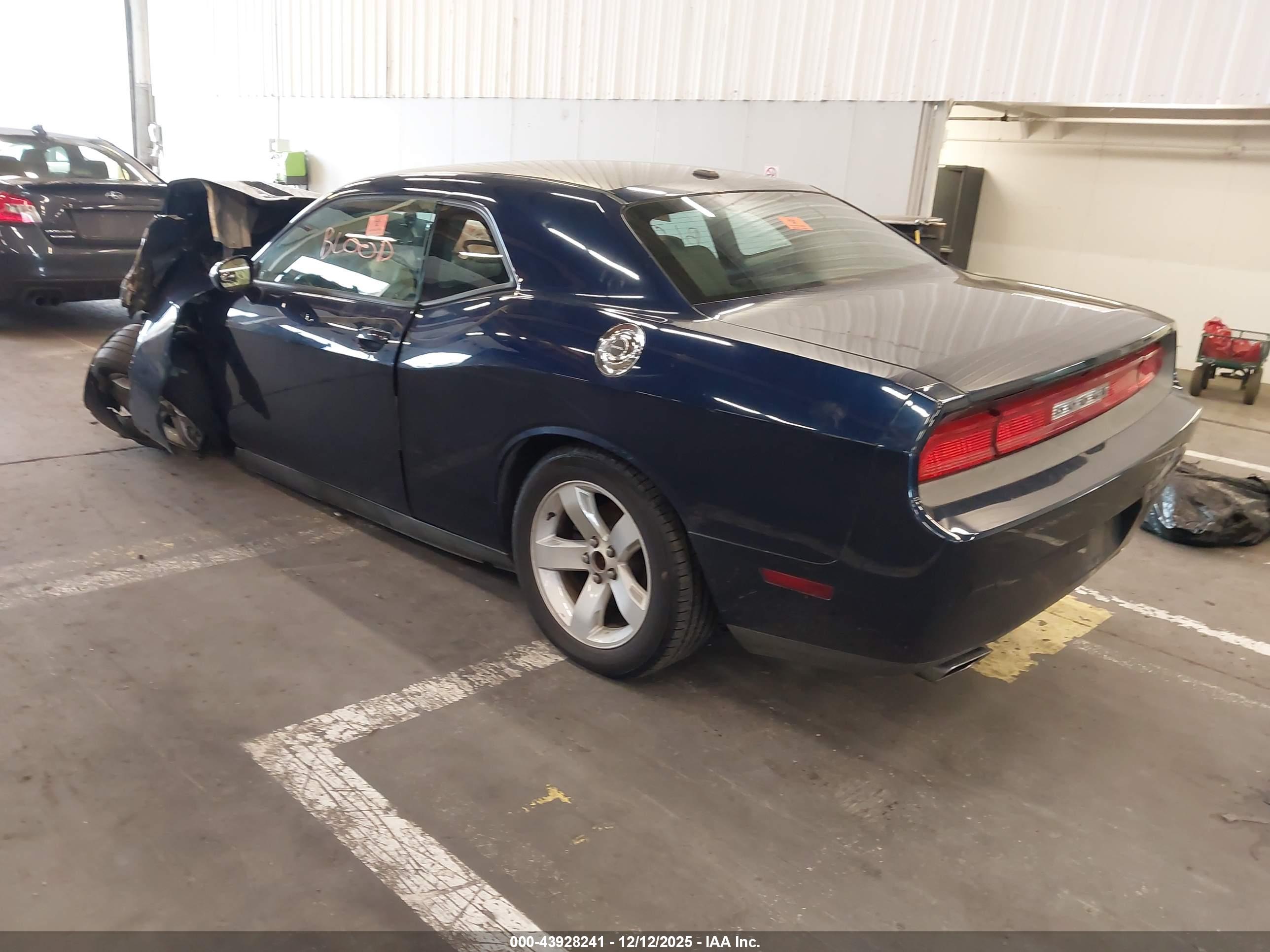 DODGE CHALLENGER image 3