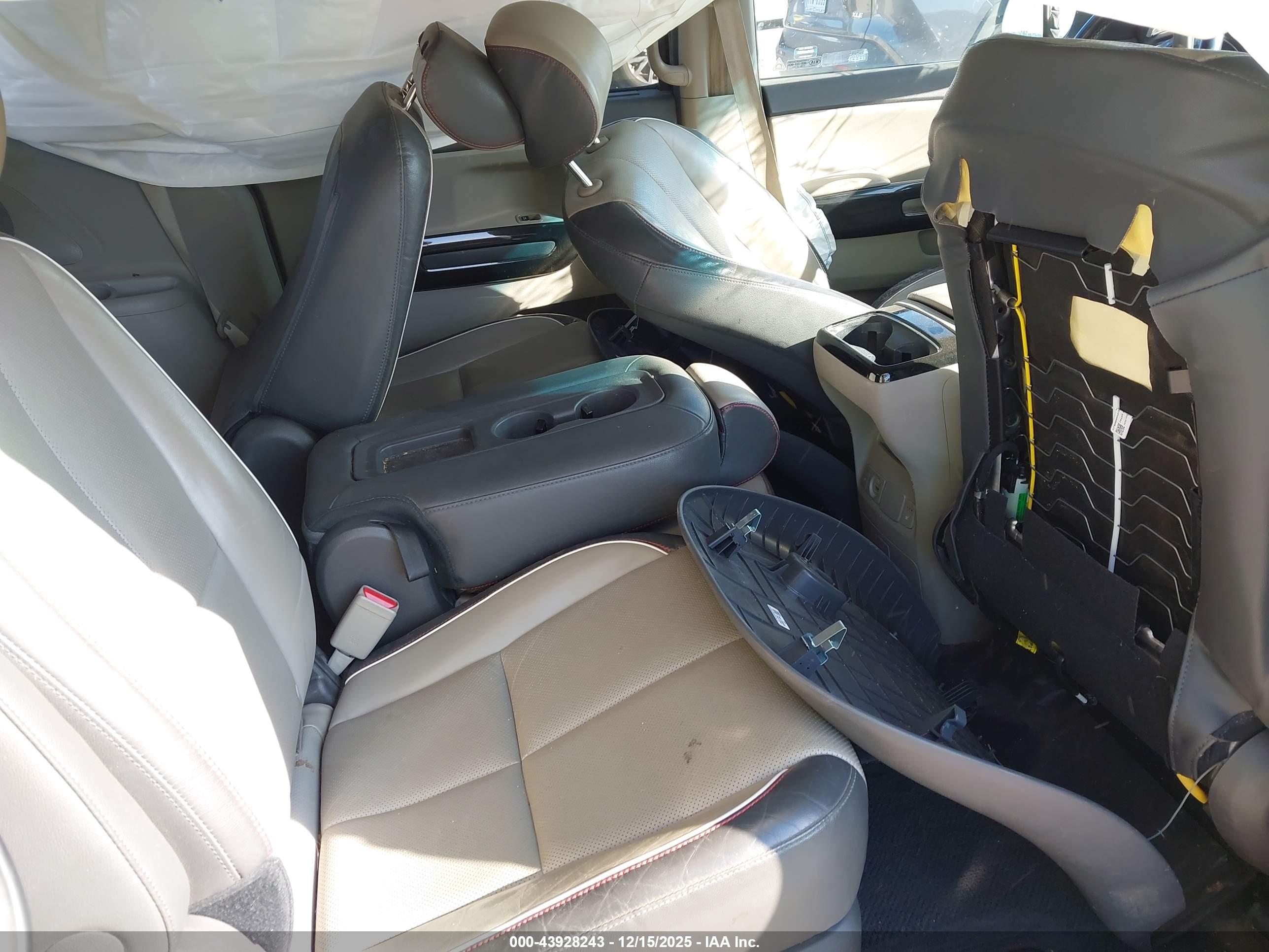 KIA SEDONA image 8