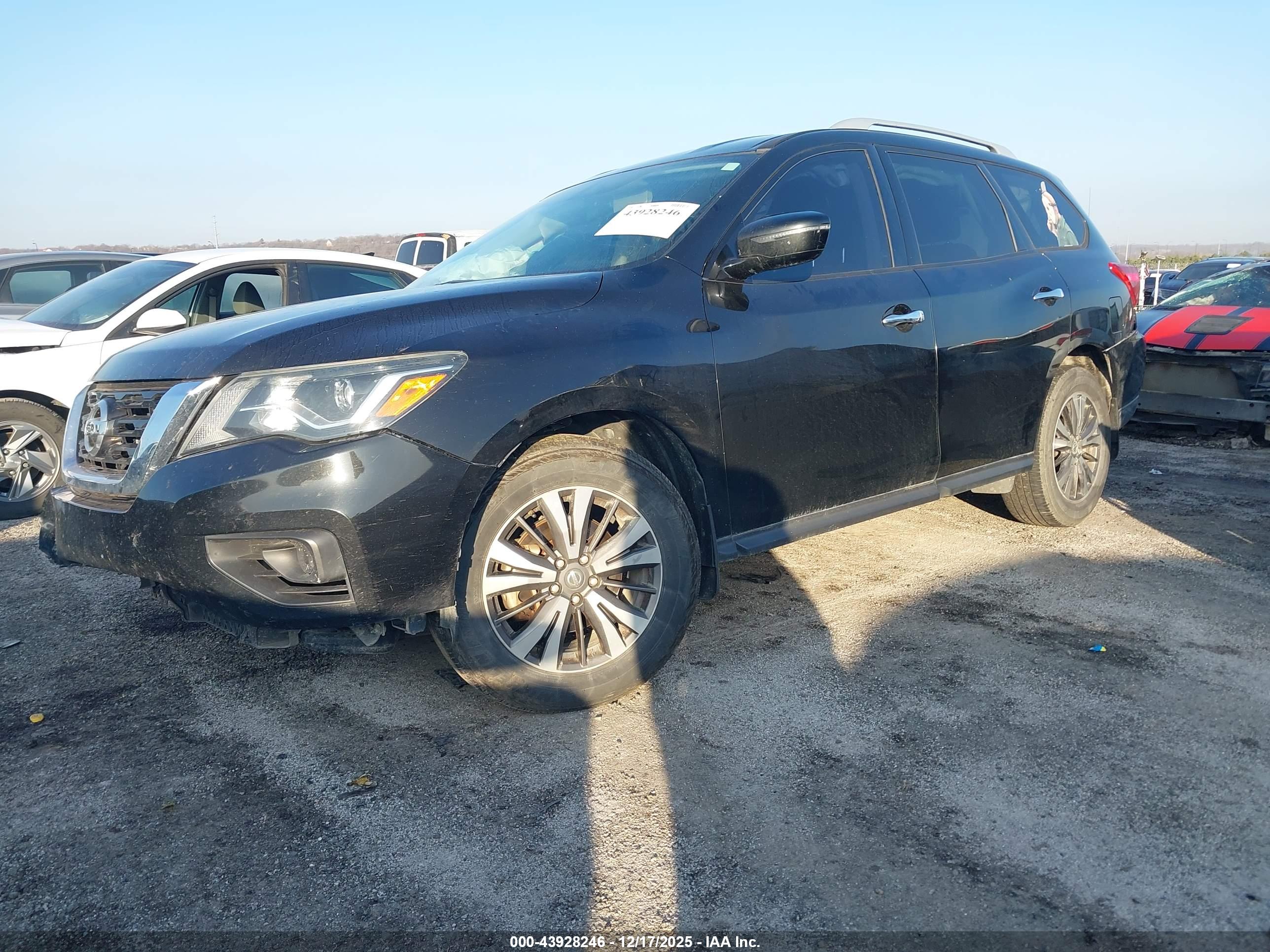 NISSAN PATHFINDER image 2