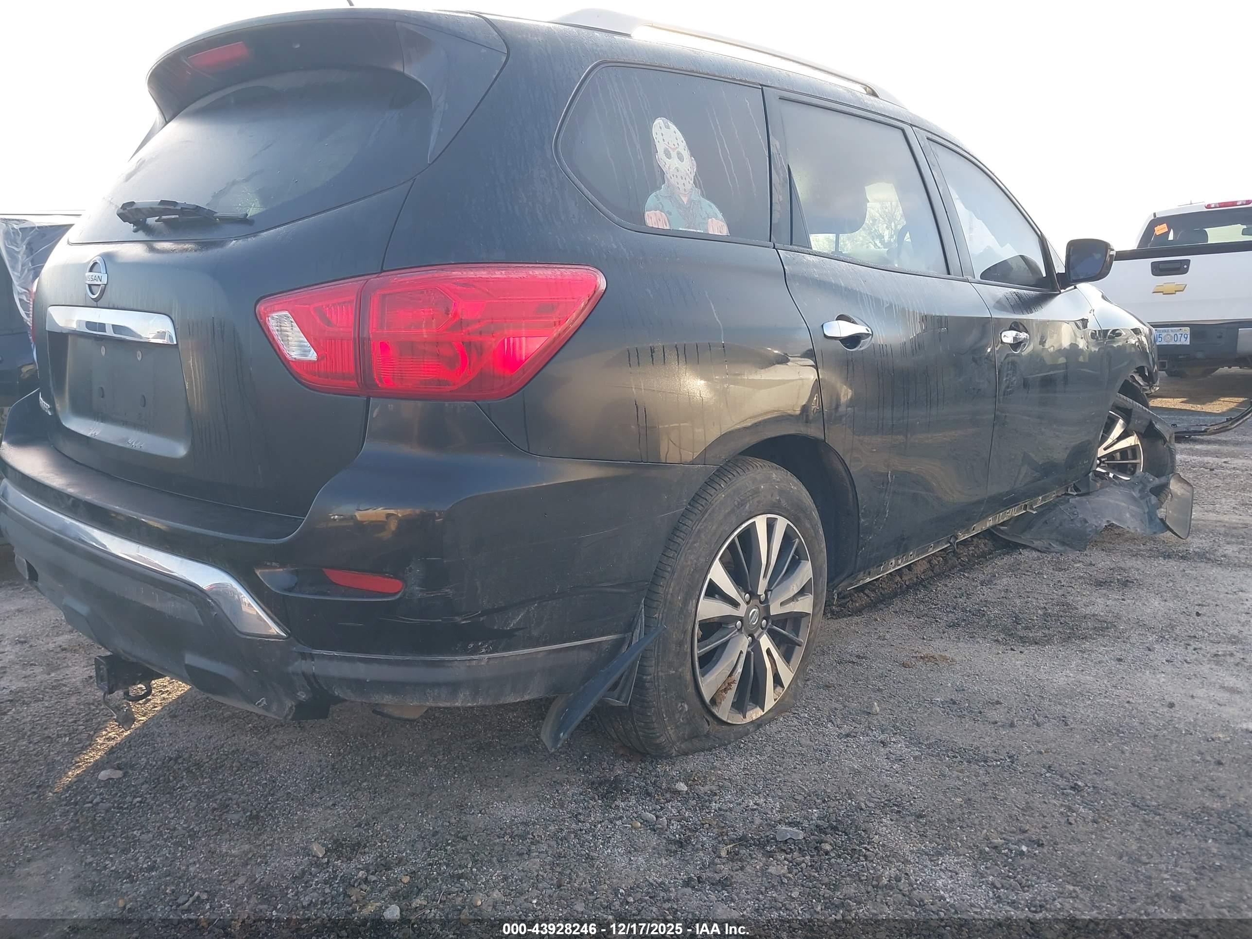NISSAN PATHFINDER image 4