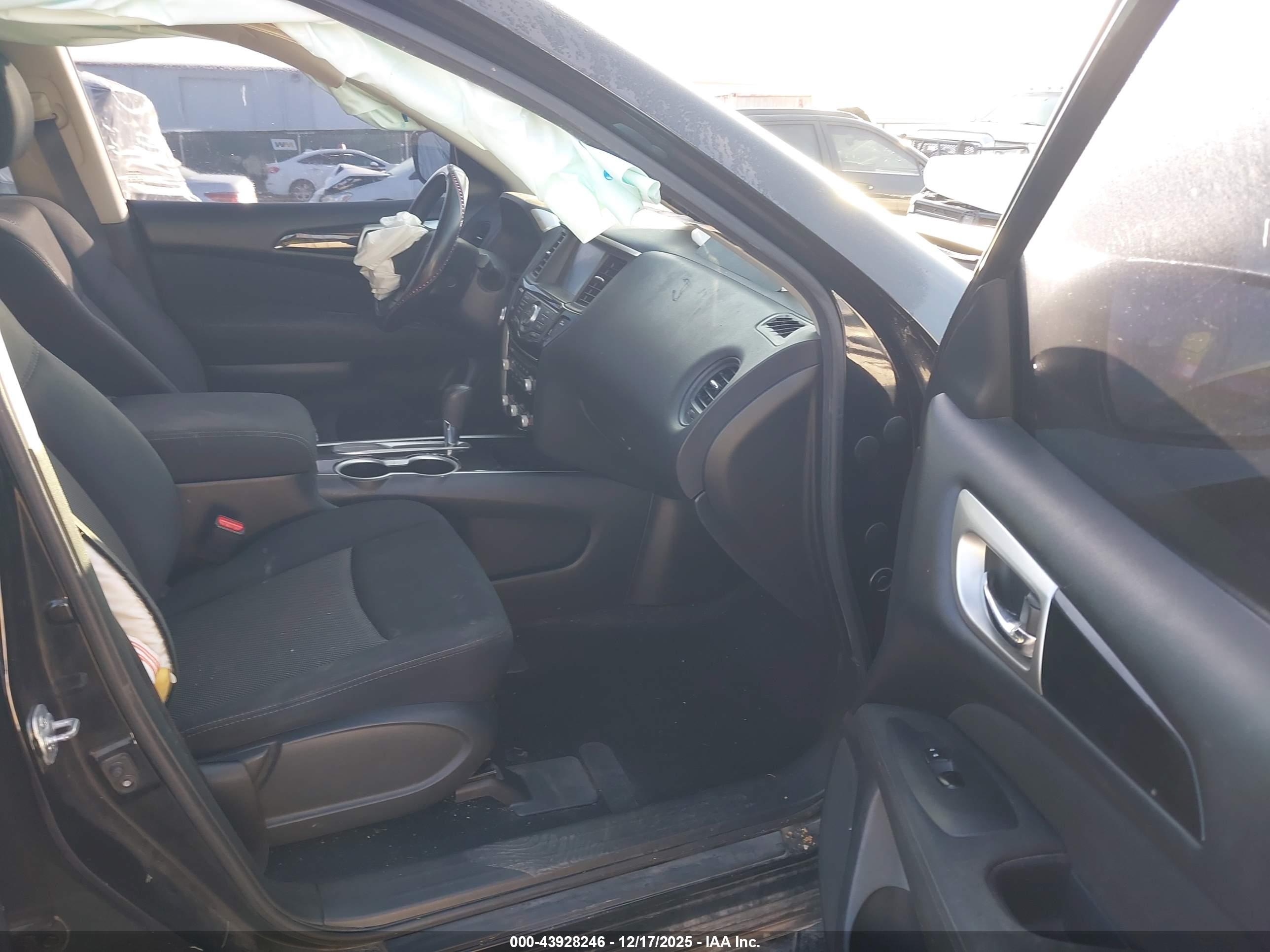 NISSAN PATHFINDER image 5