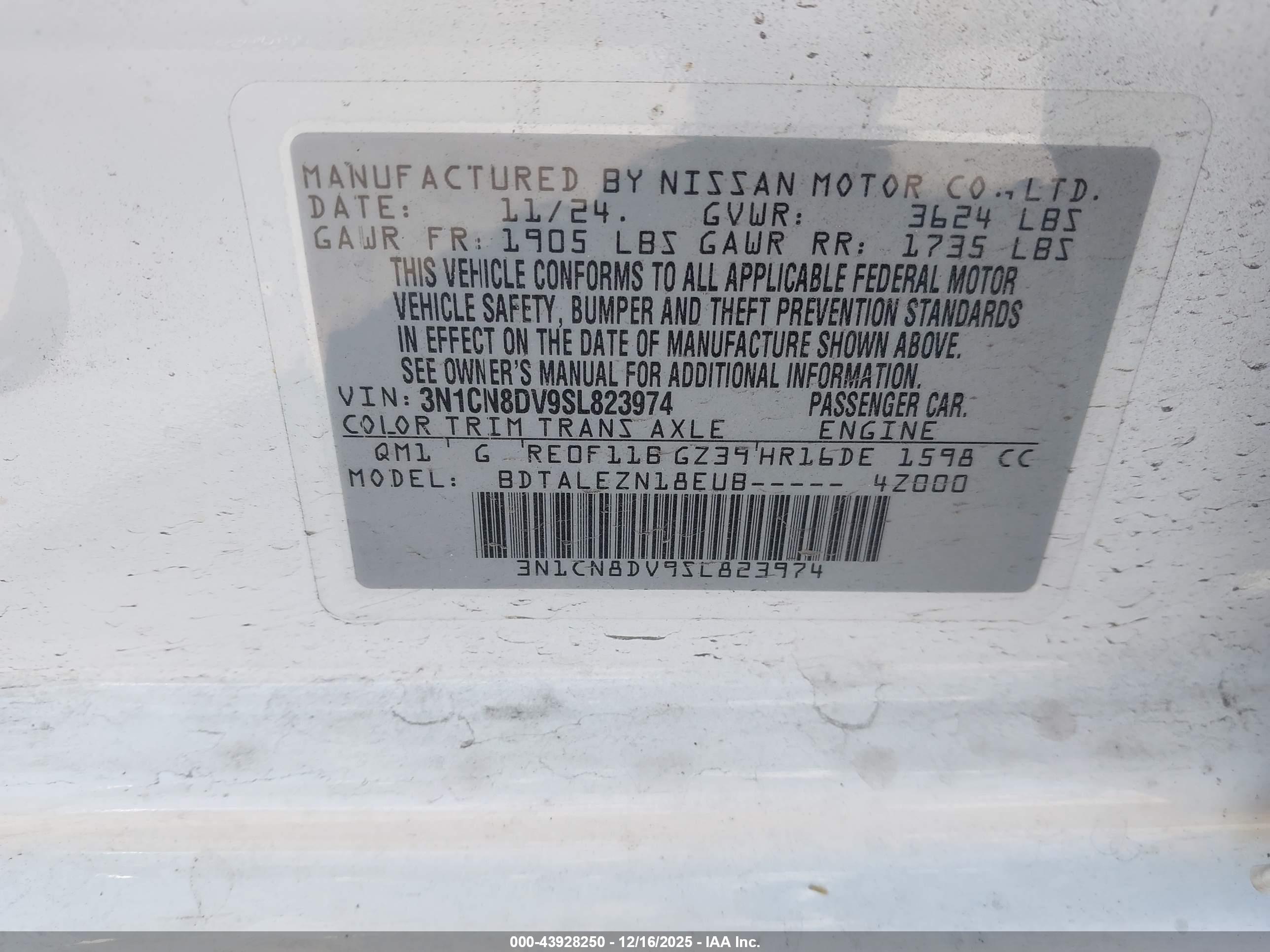 NISSAN VERSA image 9