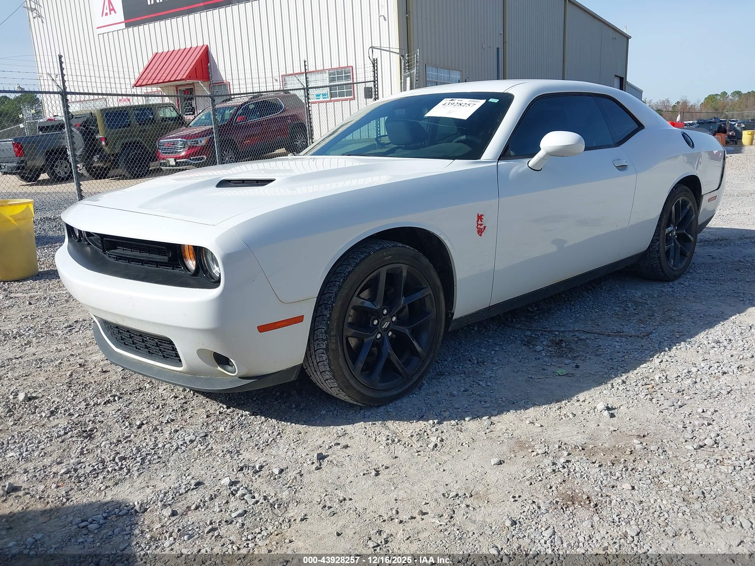 DODGE CHALLENGER image 2