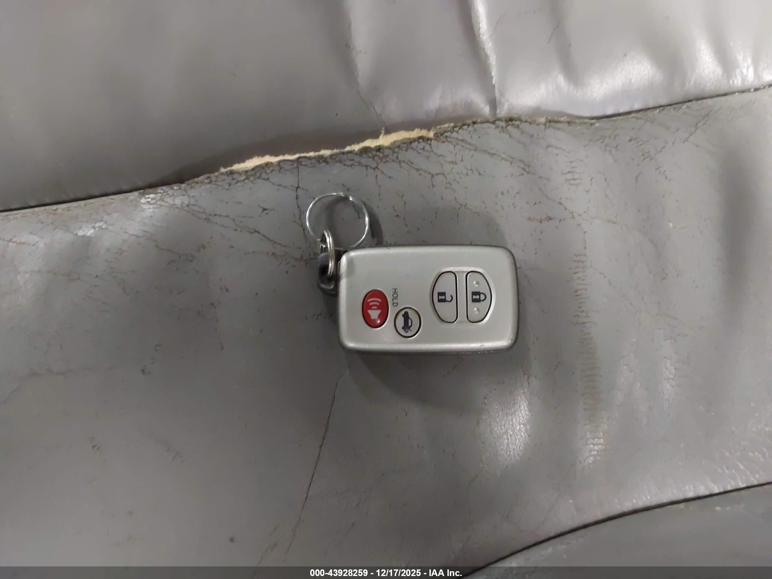 TOYOTA CAMRY image 11