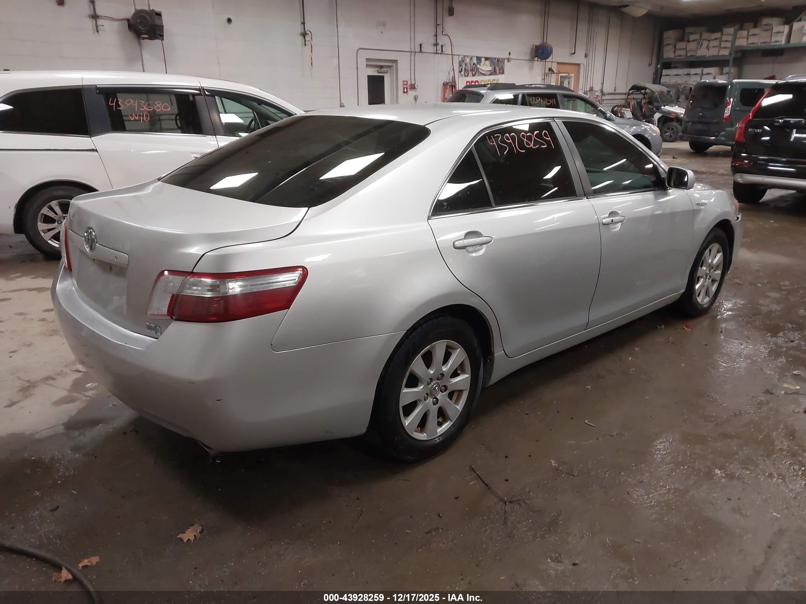 TOYOTA CAMRY image 4