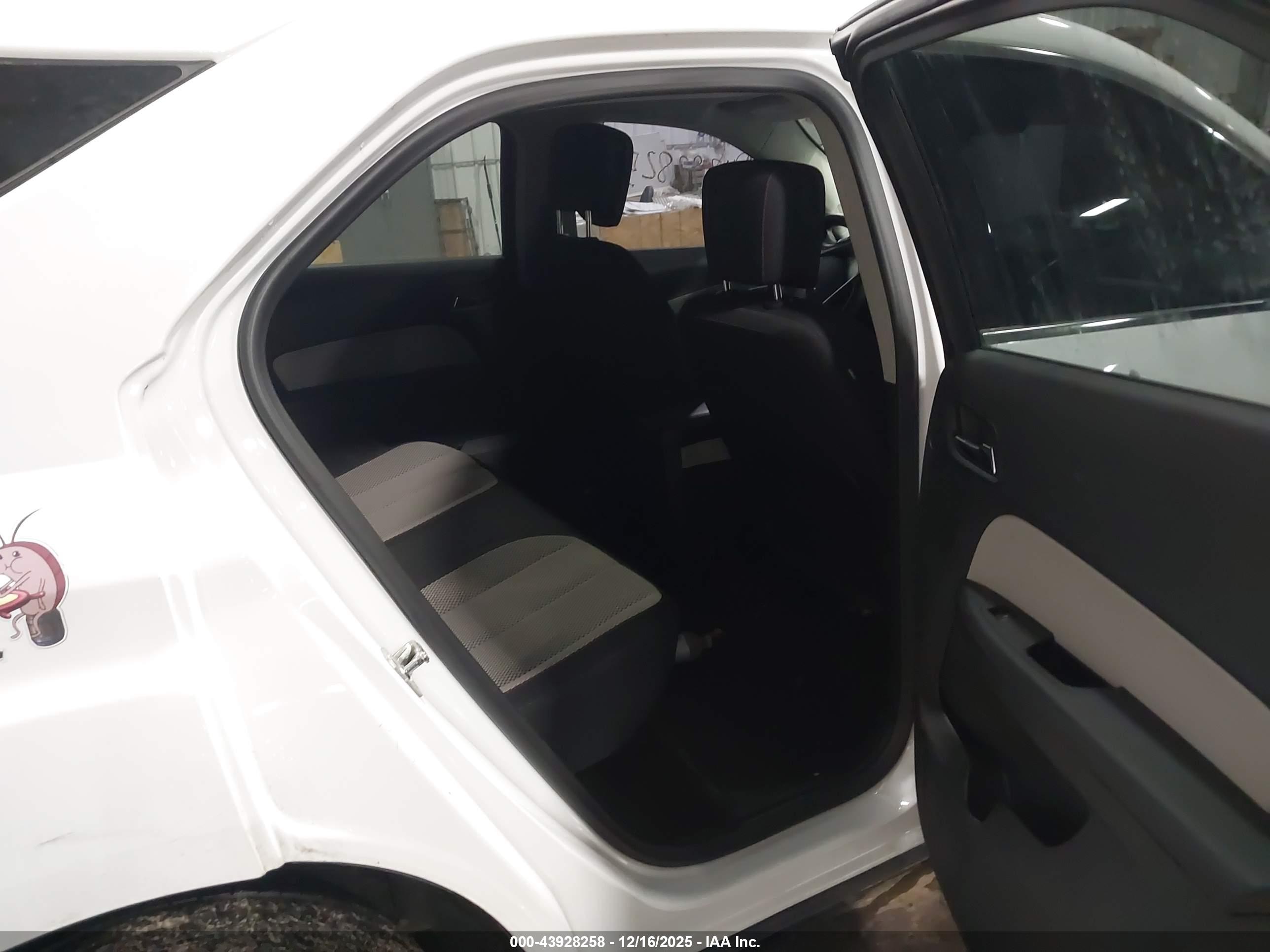 CHEVROLET EQUINOX image 8