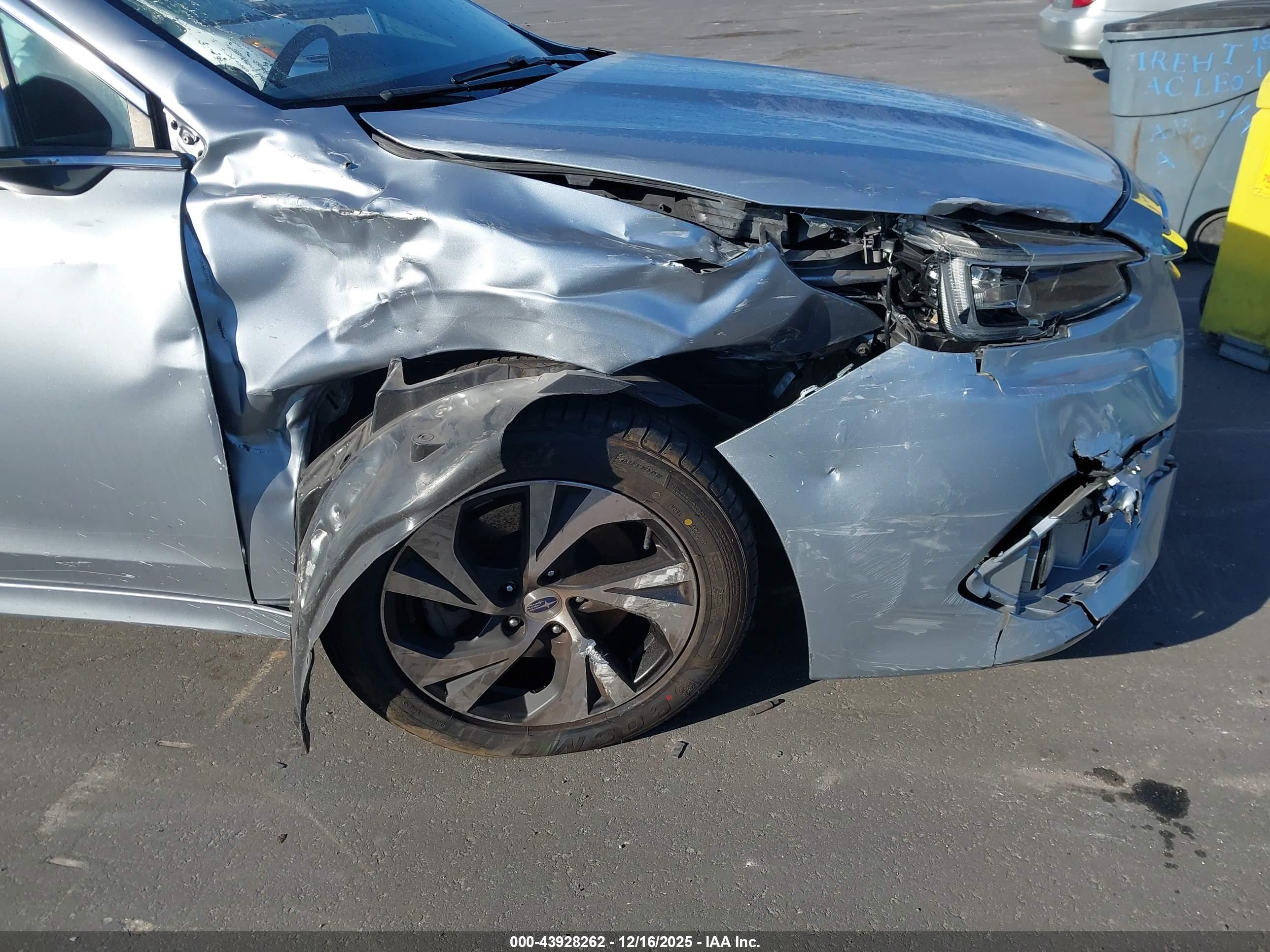 SUBARU LEGACY image 6