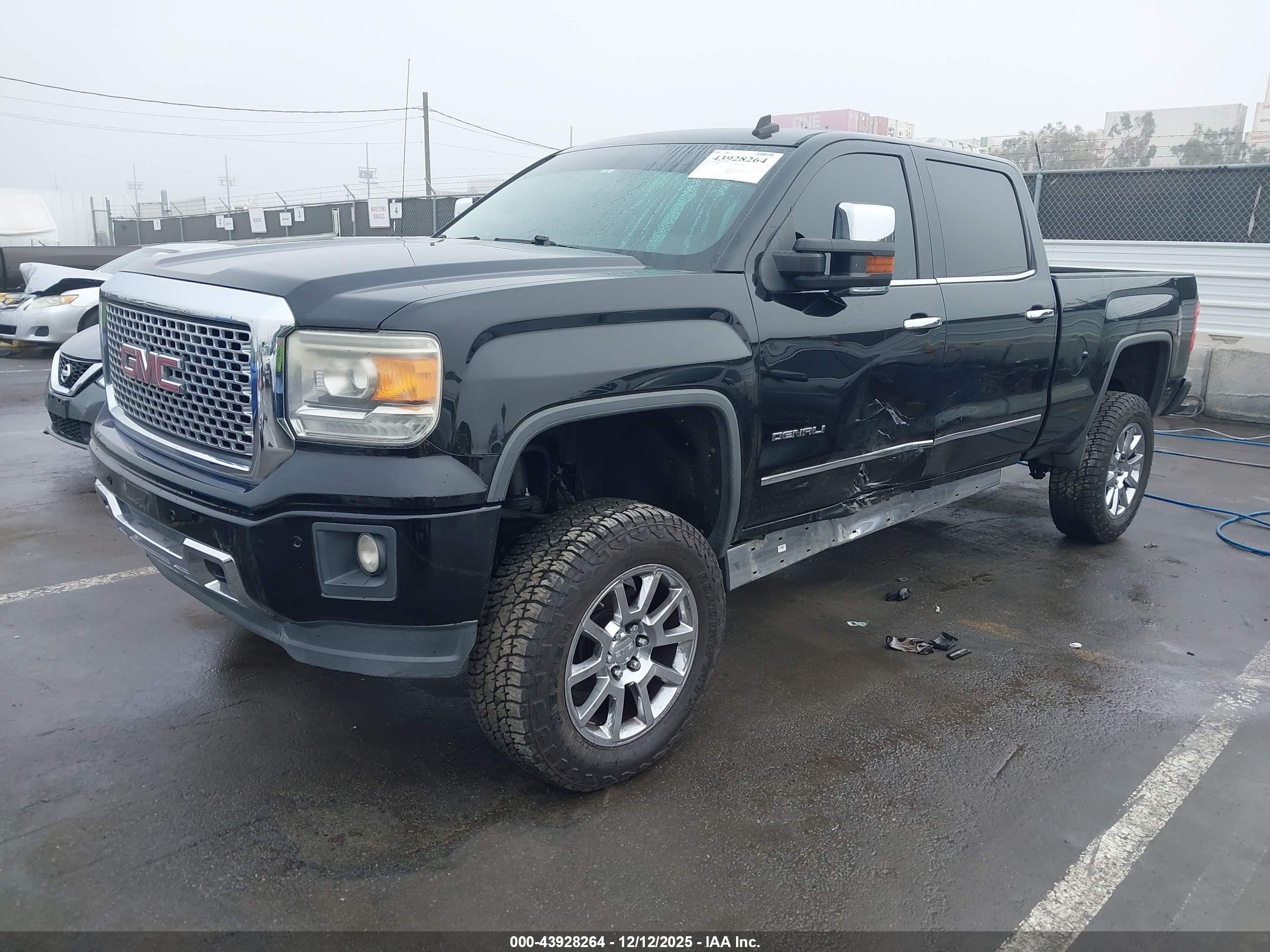 GMC SIERRA image 2