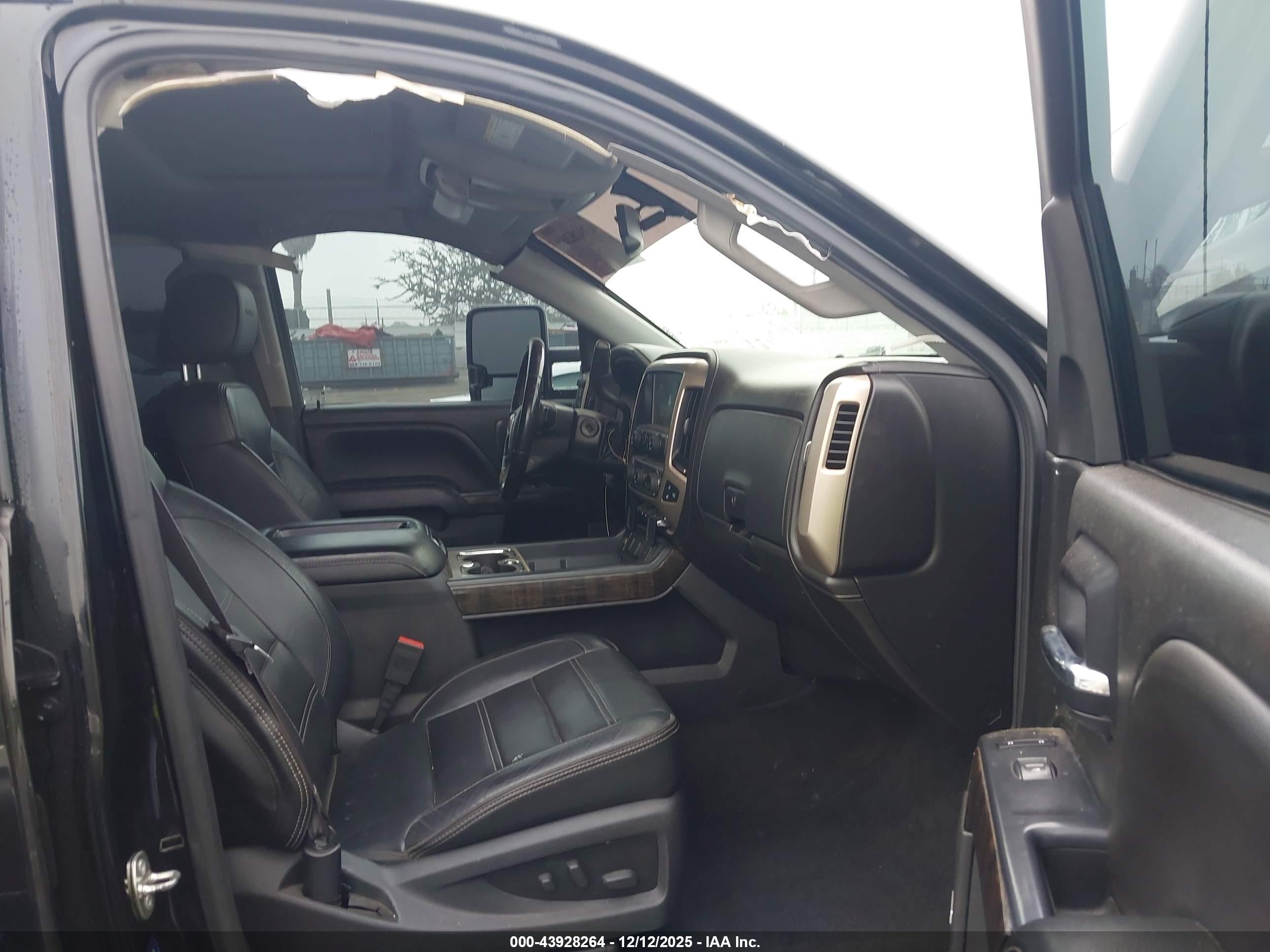 GMC SIERRA image 5