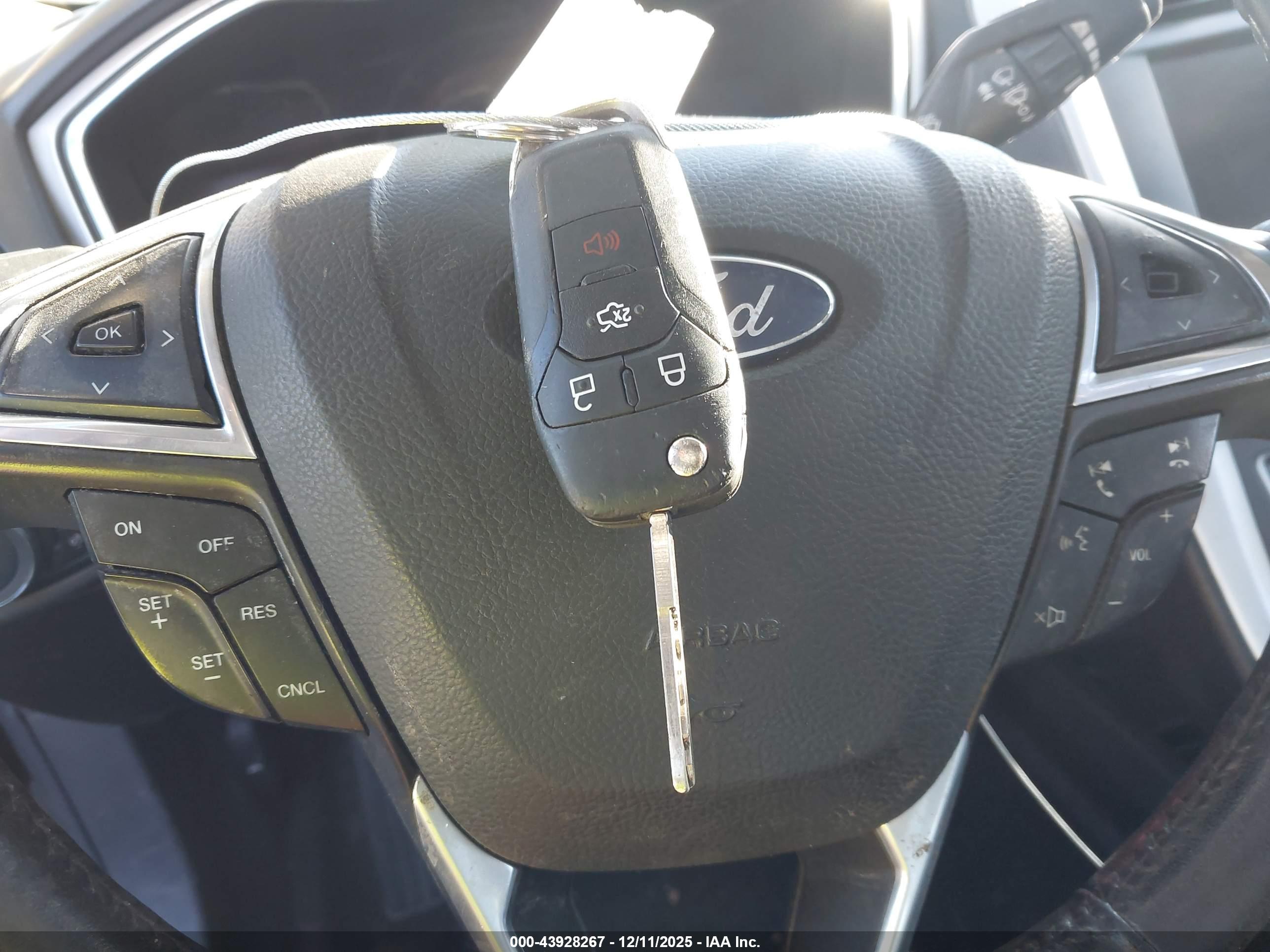 FORD FUSION image 11