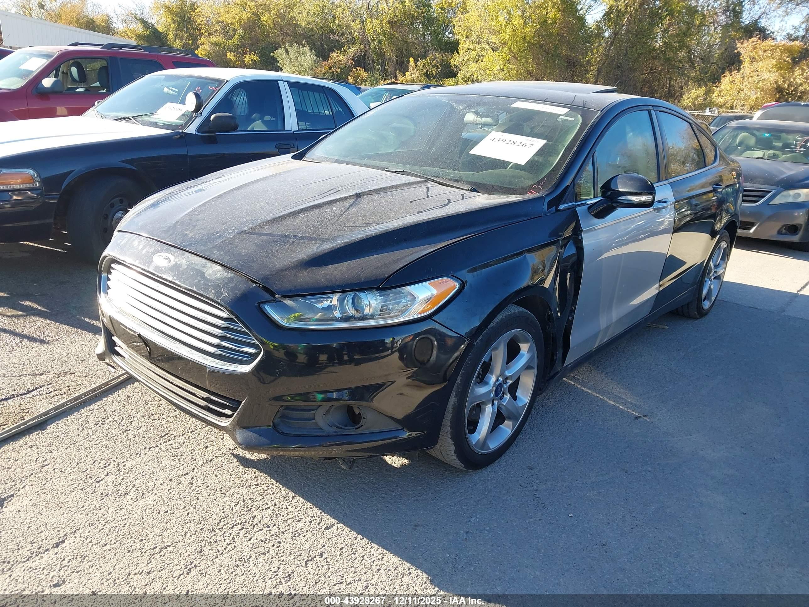 FORD FUSION image 2
