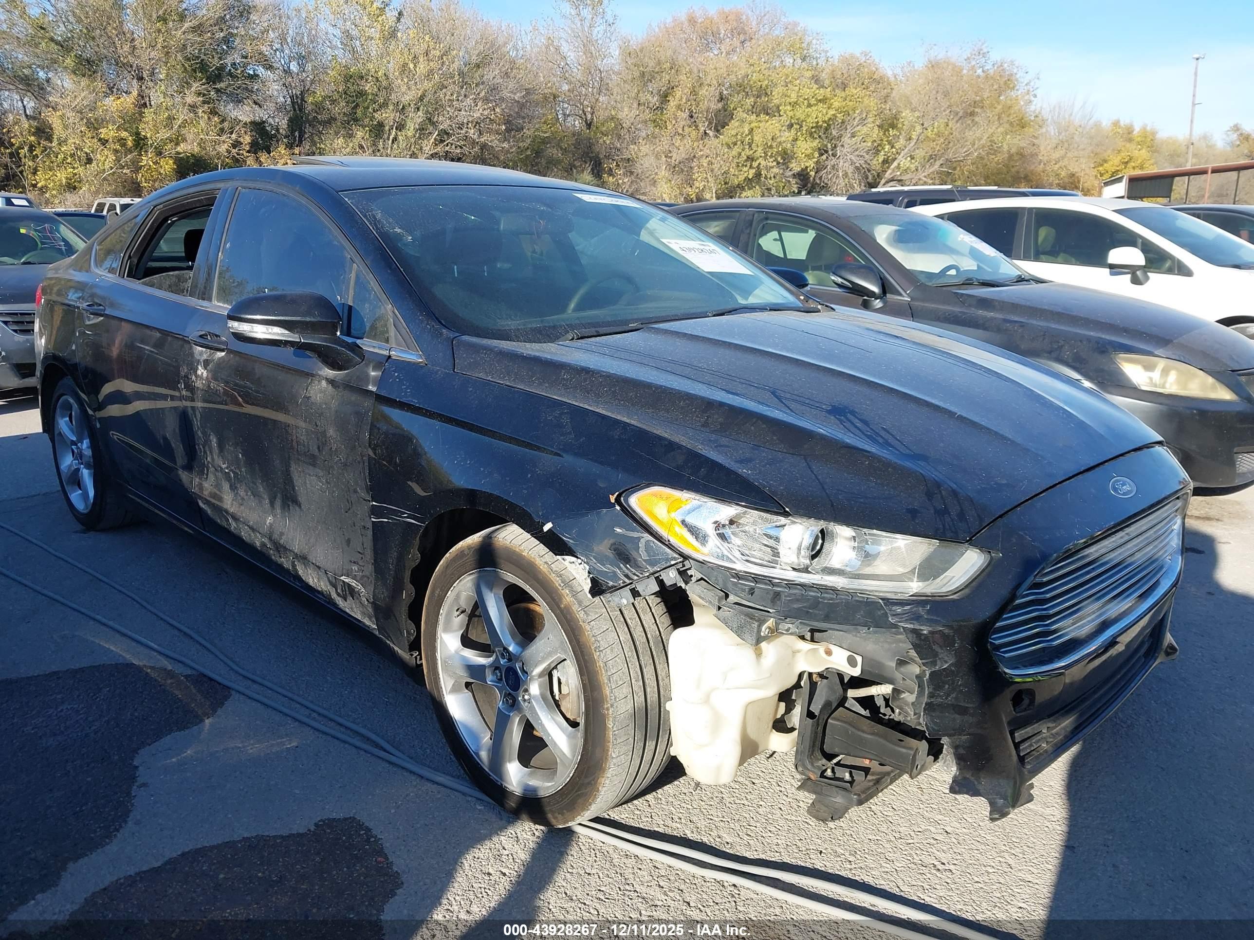 FORD FUSION image 6