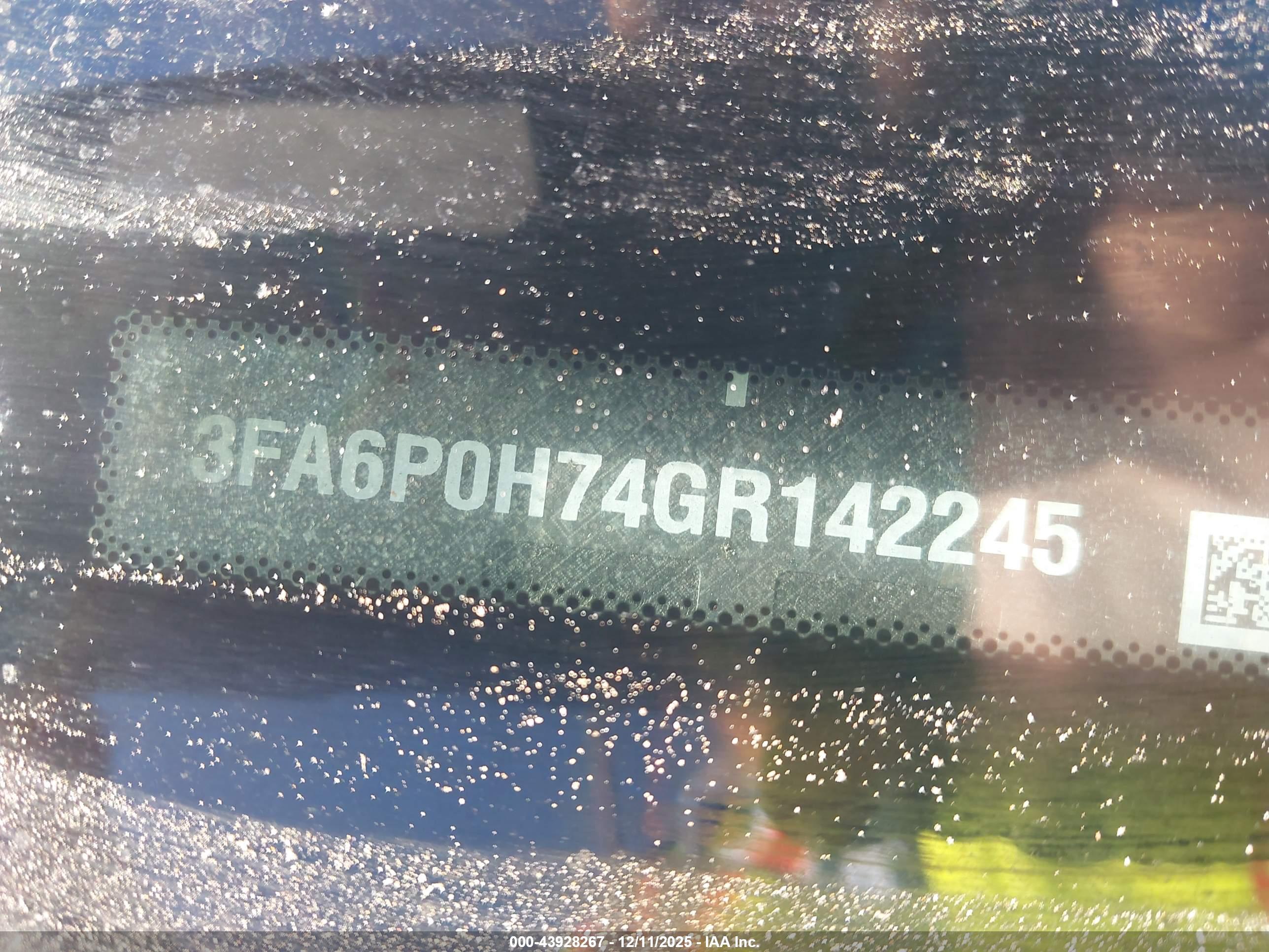 FORD FUSION image 9