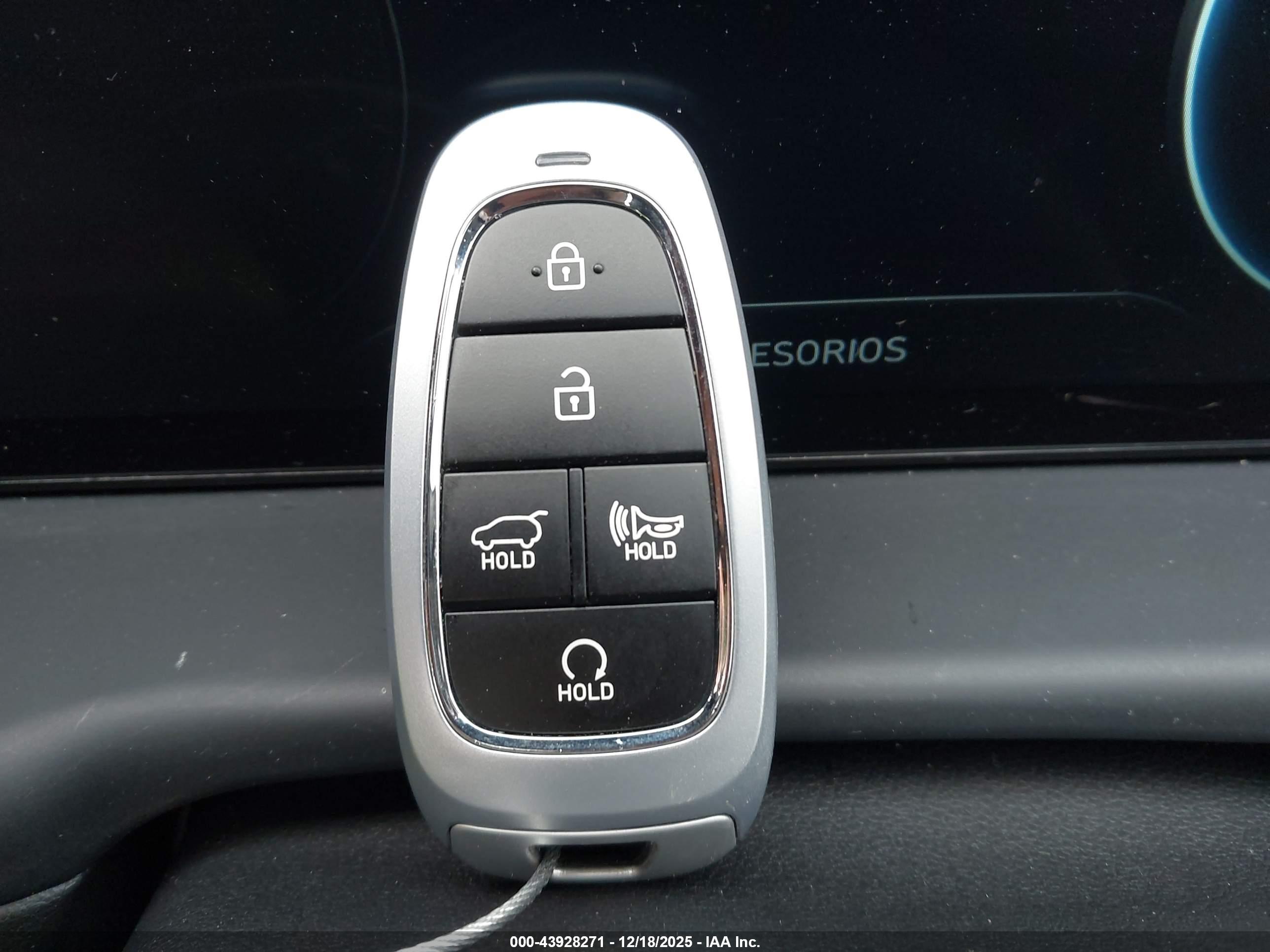 HYUNDAI TUCSON image 11