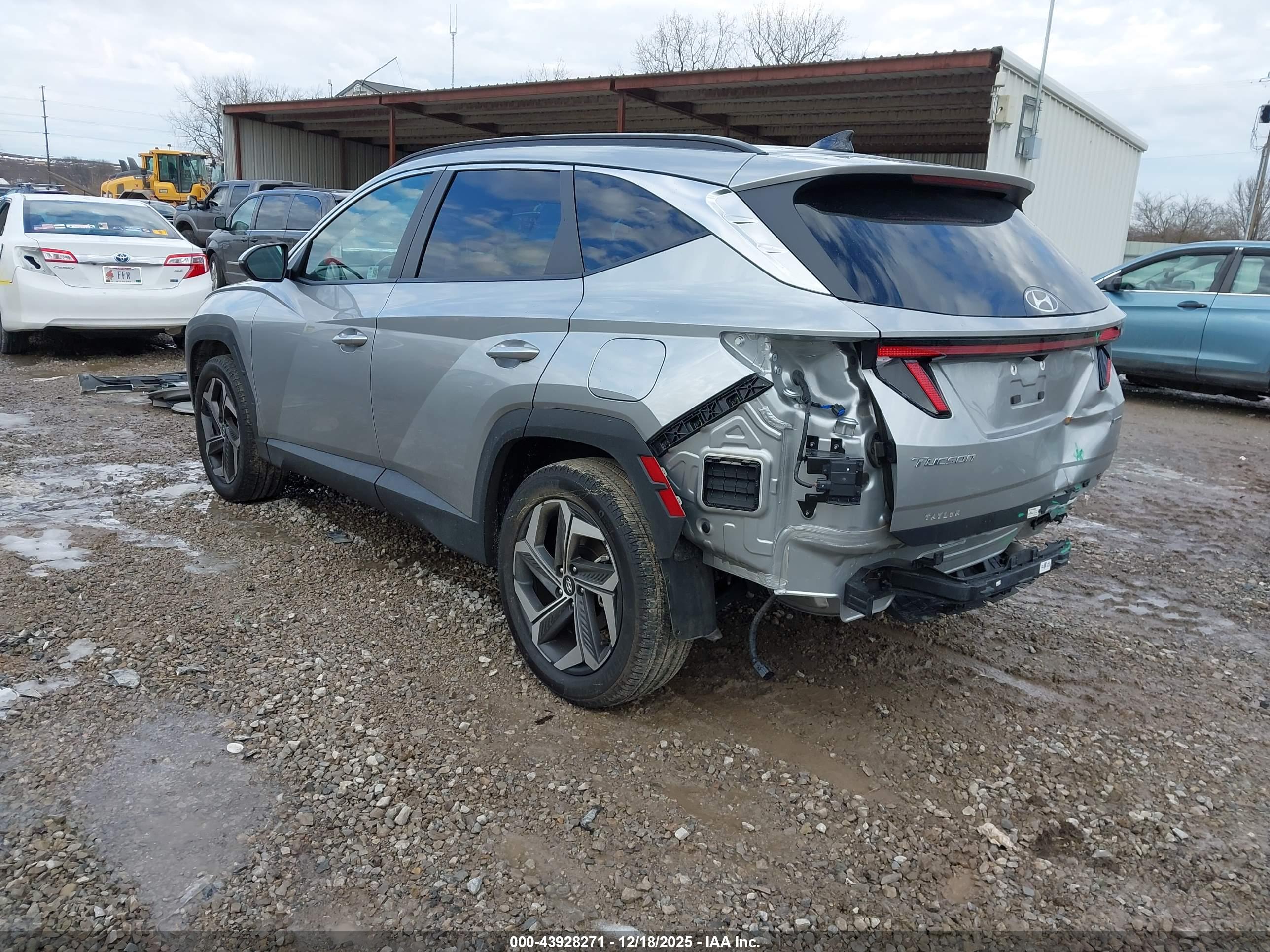 HYUNDAI TUCSON image 3