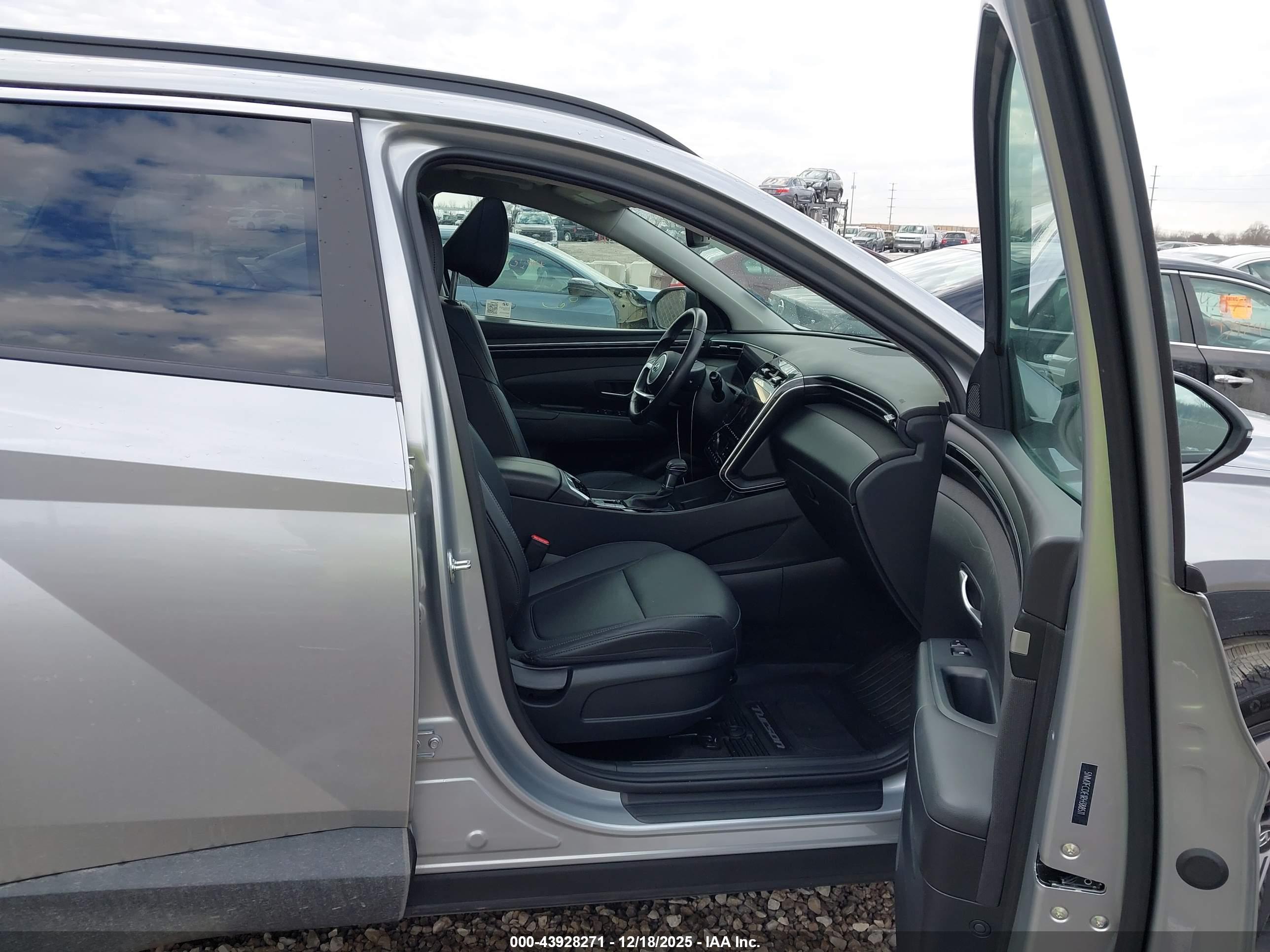 HYUNDAI TUCSON image 5