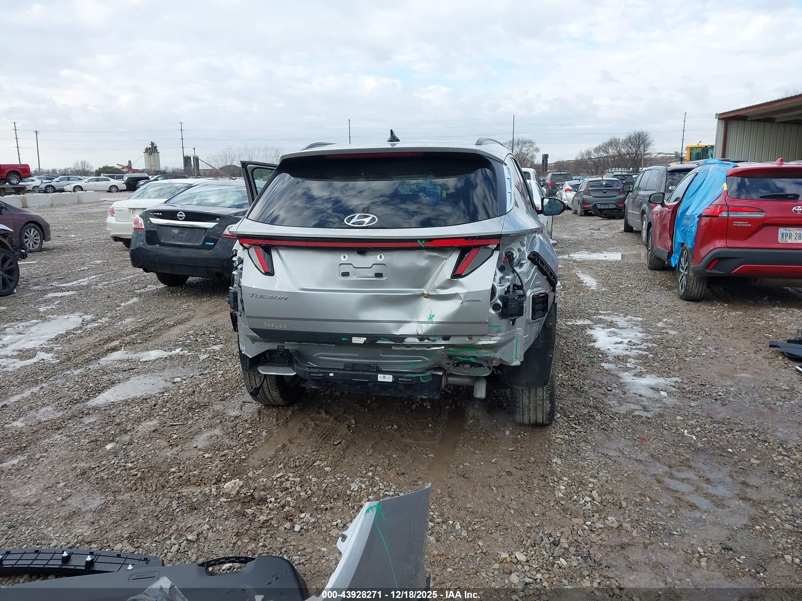 HYUNDAI TUCSON image 6