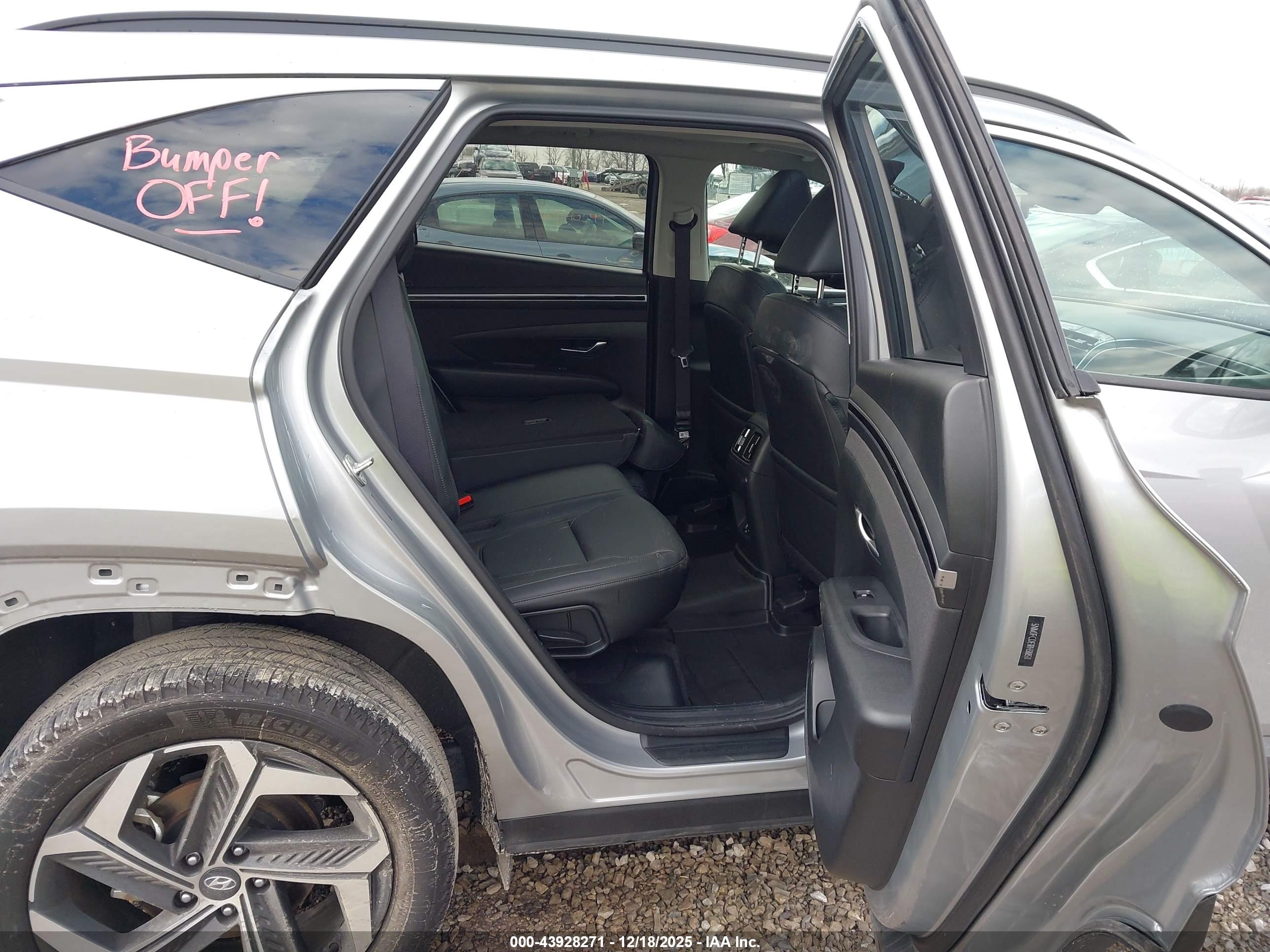 HYUNDAI TUCSON image 8