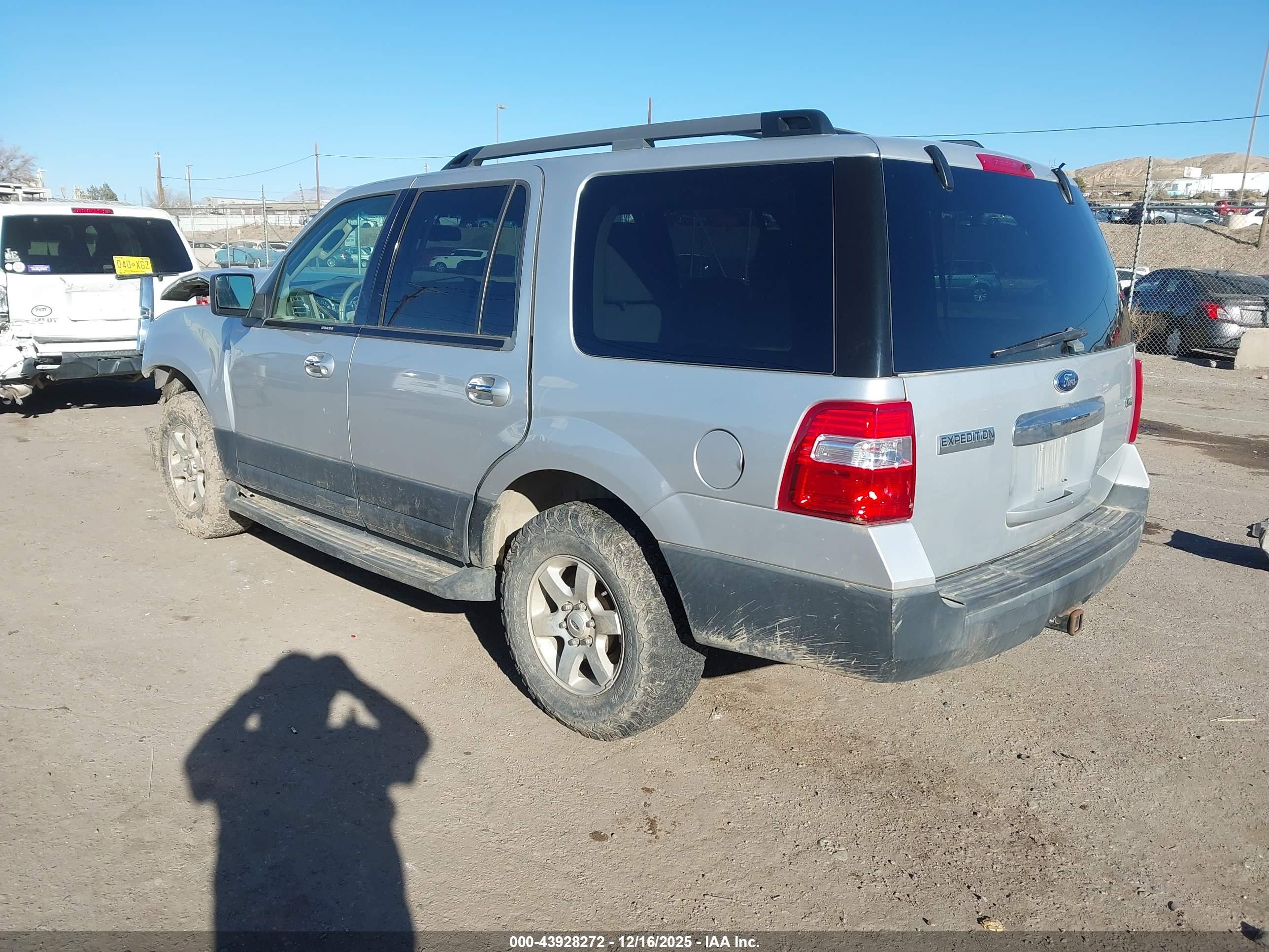 FORD EXPEDITION image 3