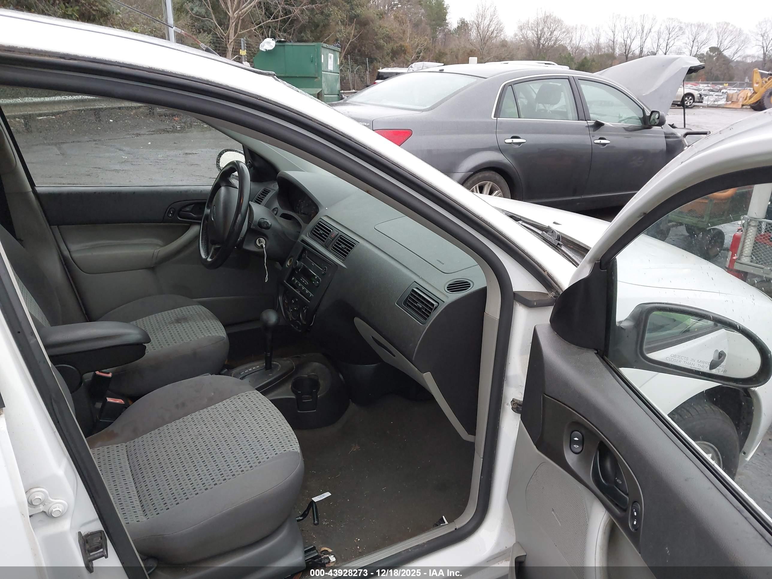 FORD FOCUS image 5