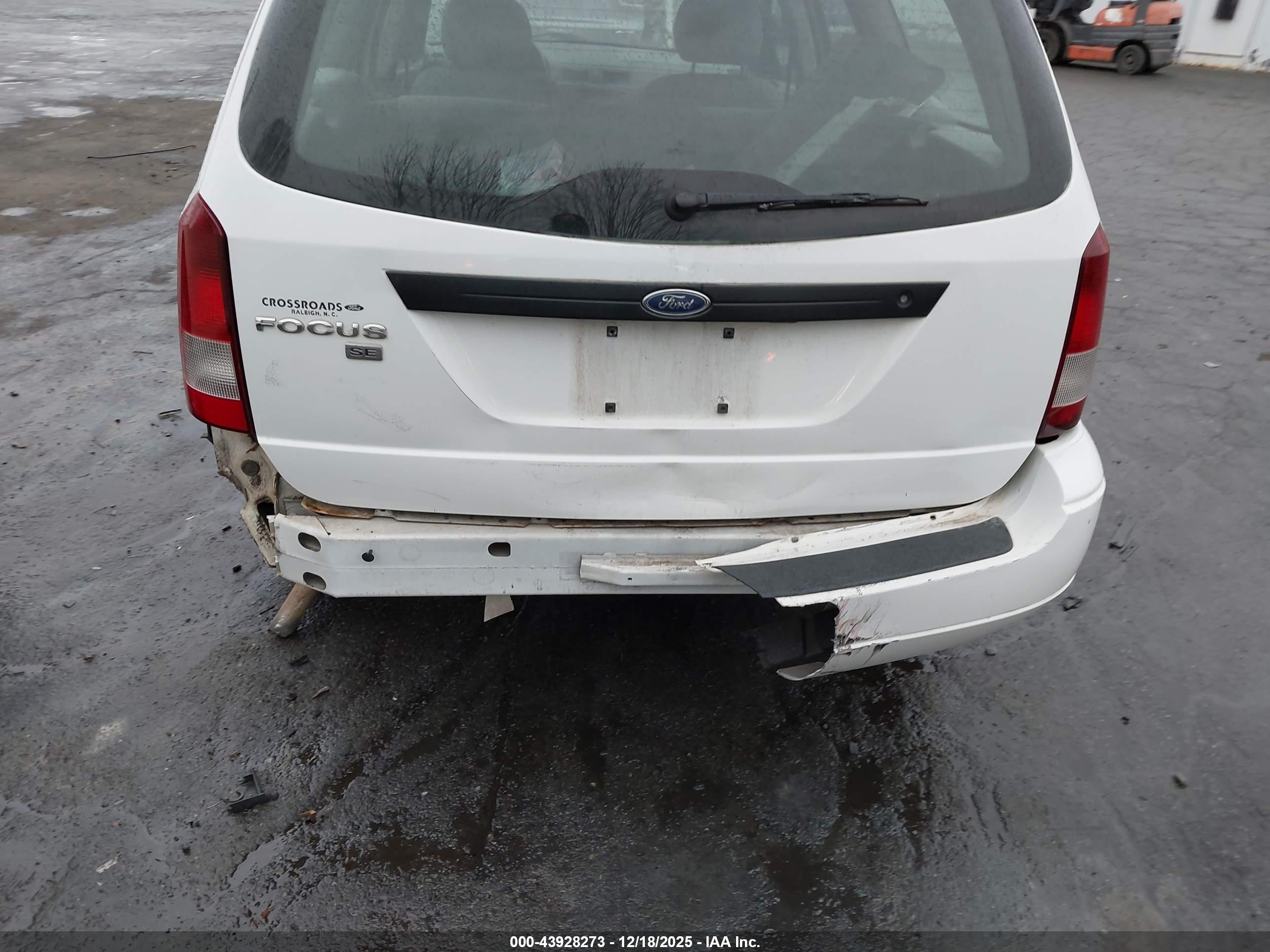 FORD FOCUS image 6
