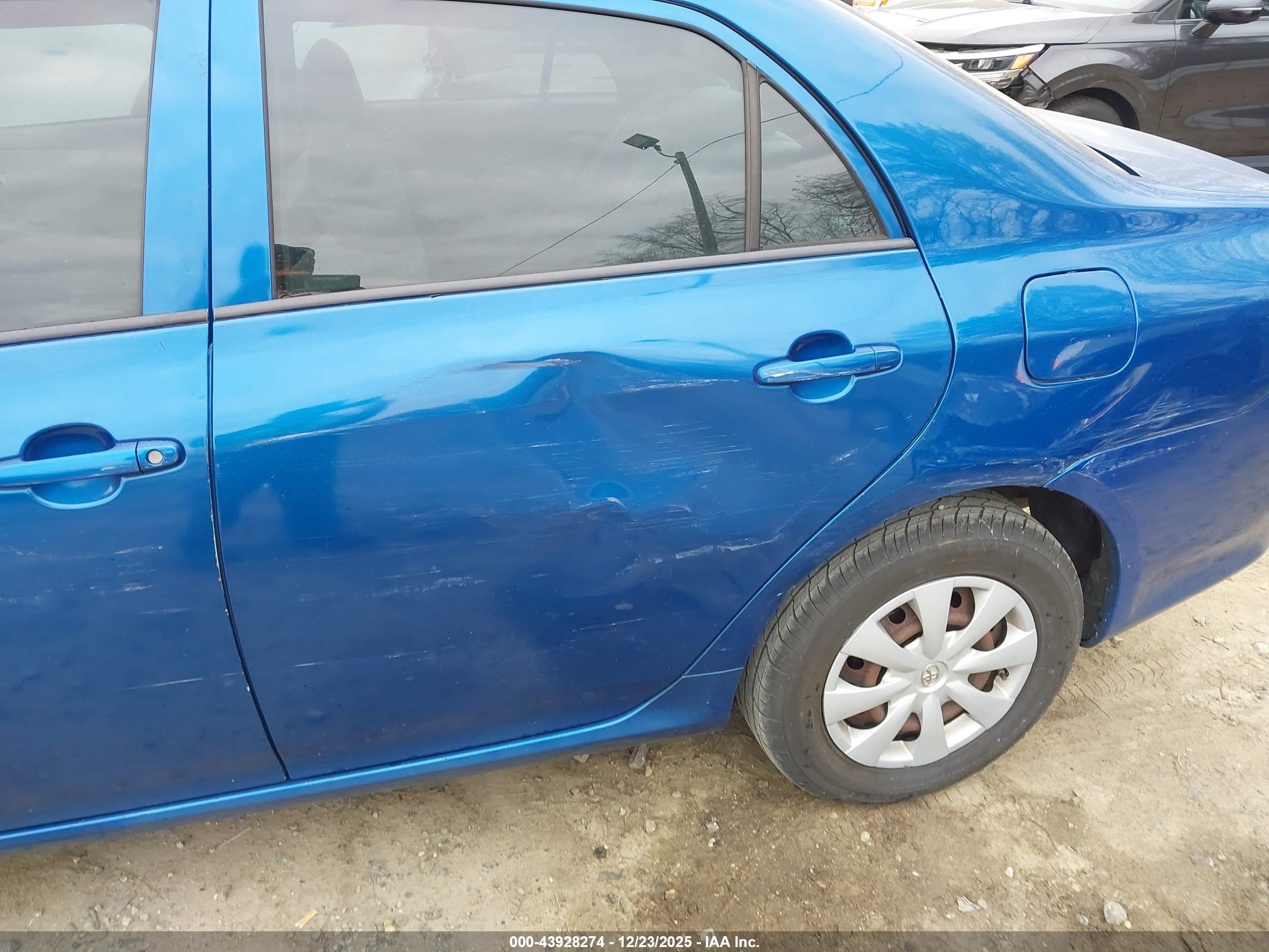 TOYOTA COROLLA image 6