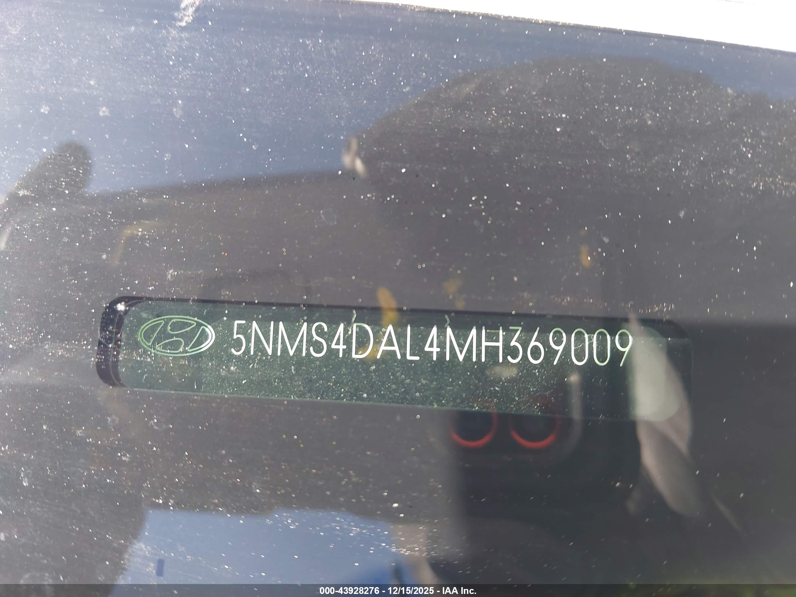 HYUNDAI SANTA image 9