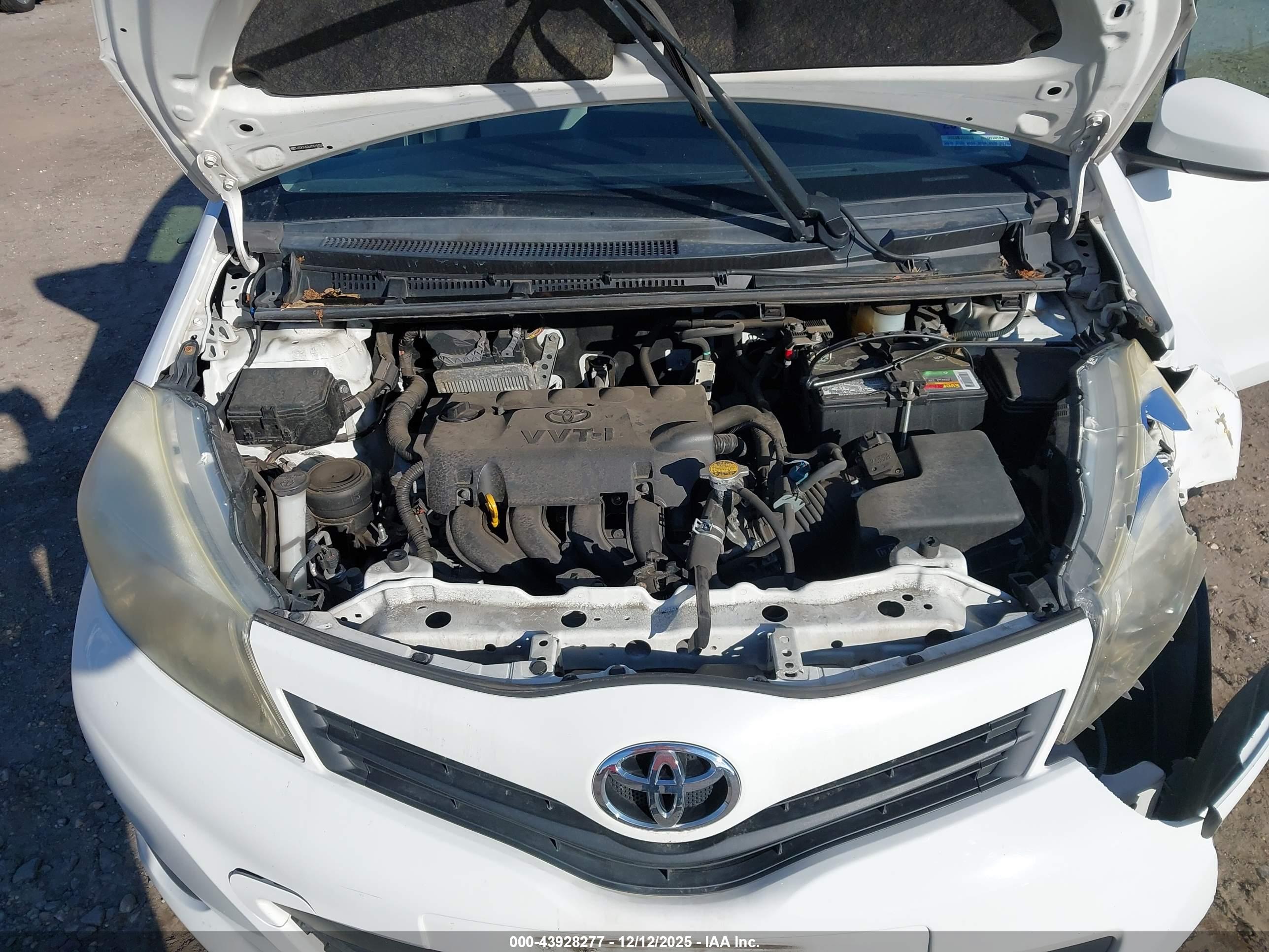 TOYOTA YARIS image 10