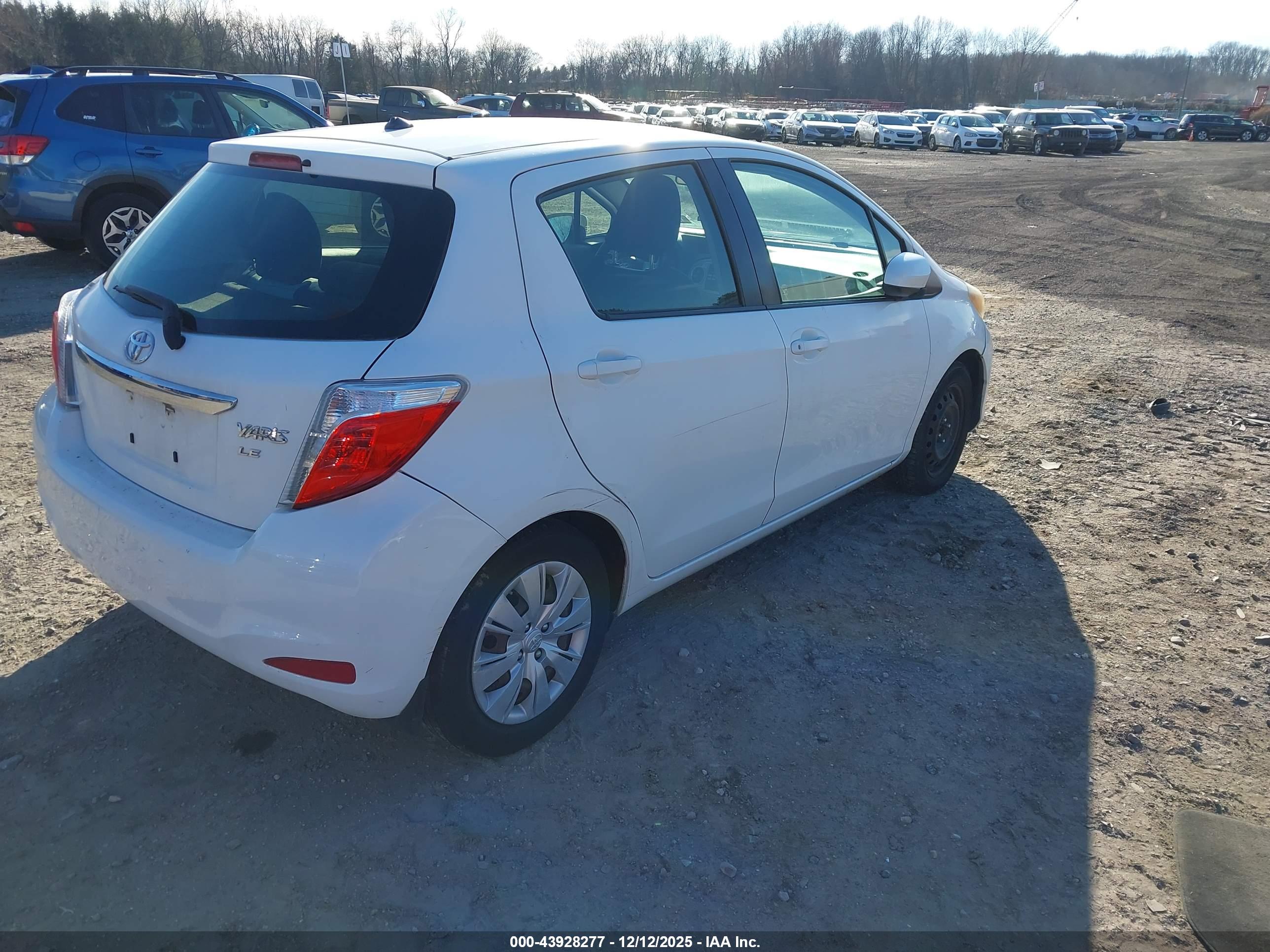 TOYOTA YARIS image 4