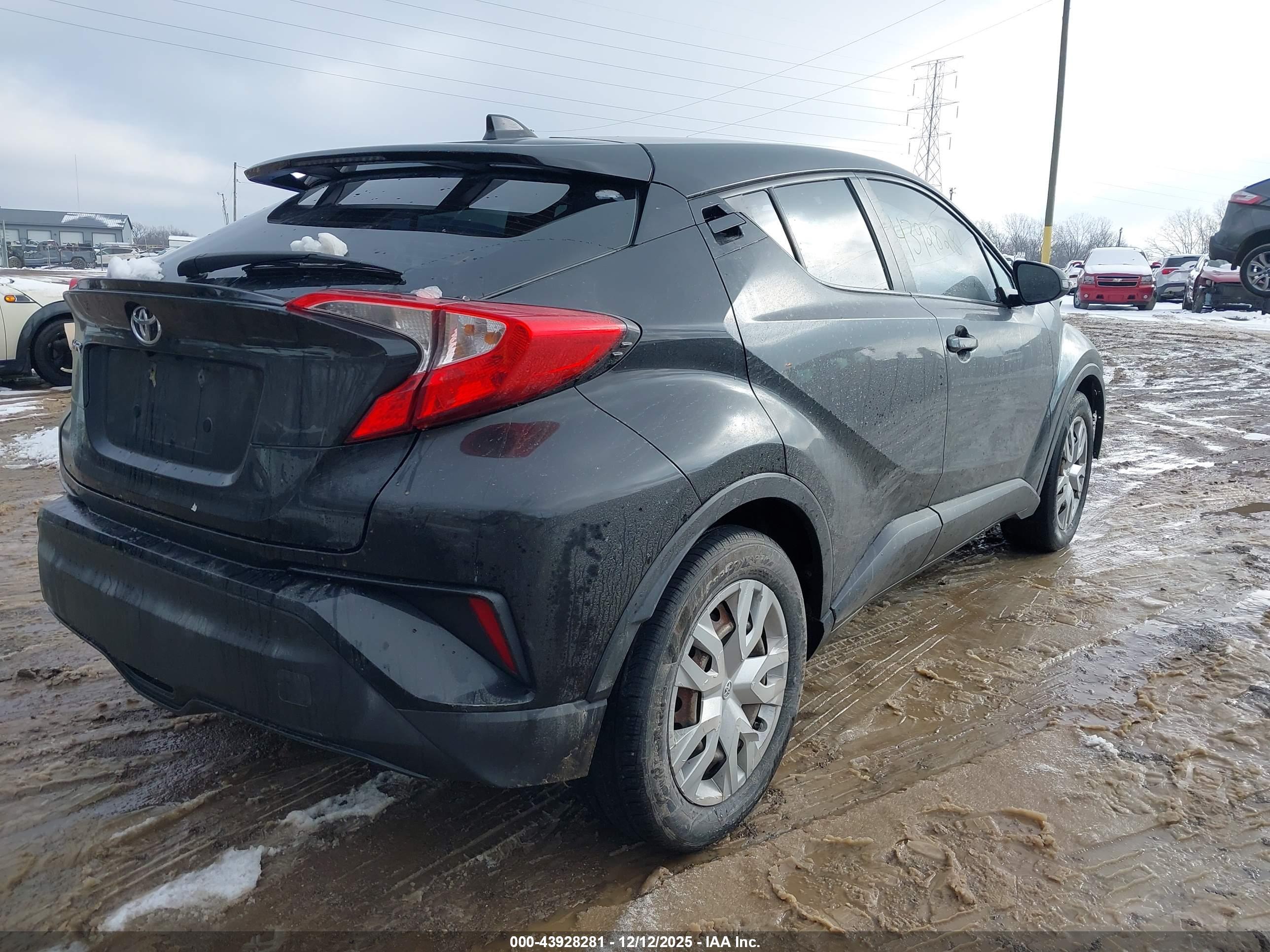 TOYOTA C-HR image 4