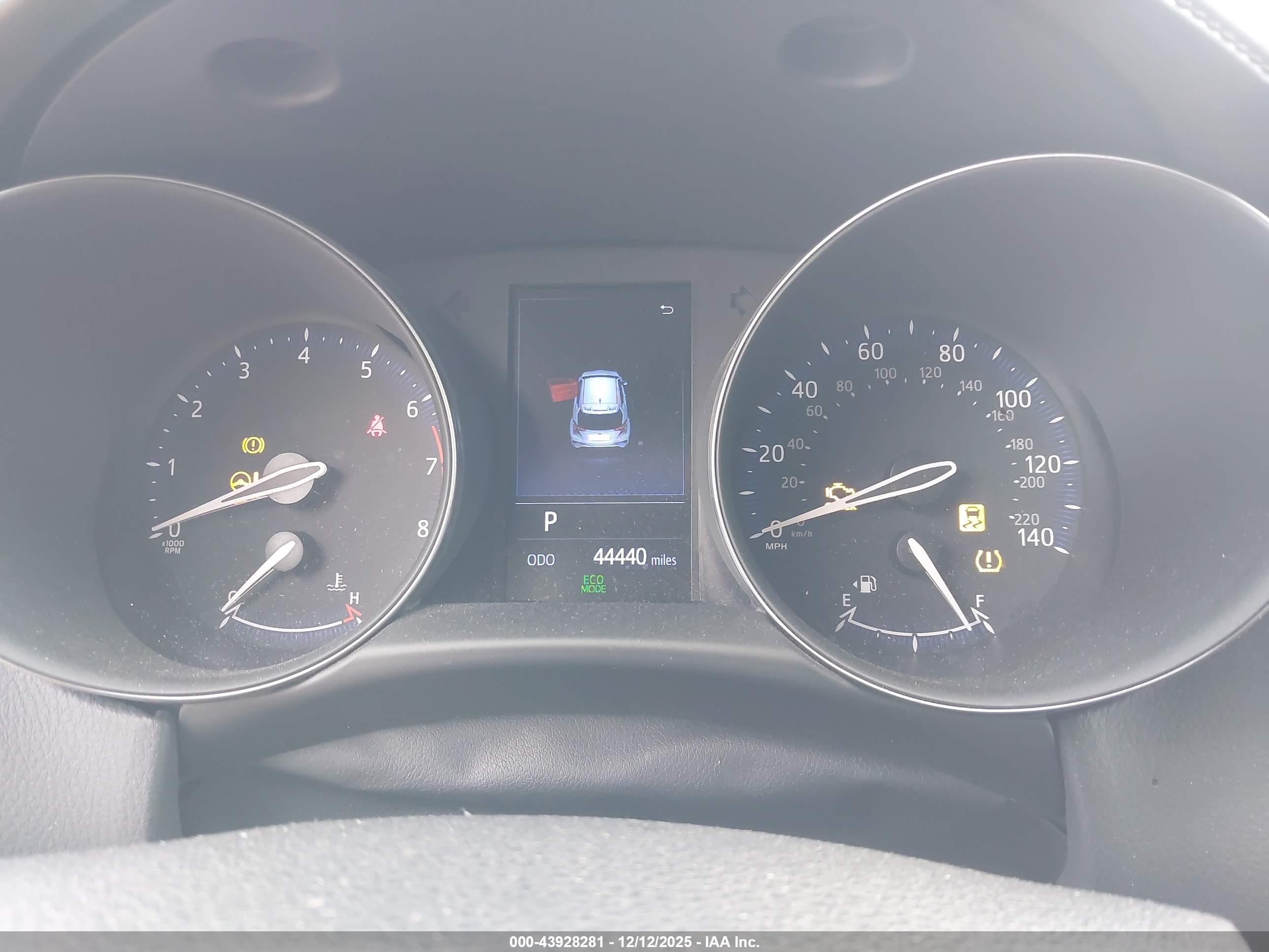 TOYOTA C-HR image 7