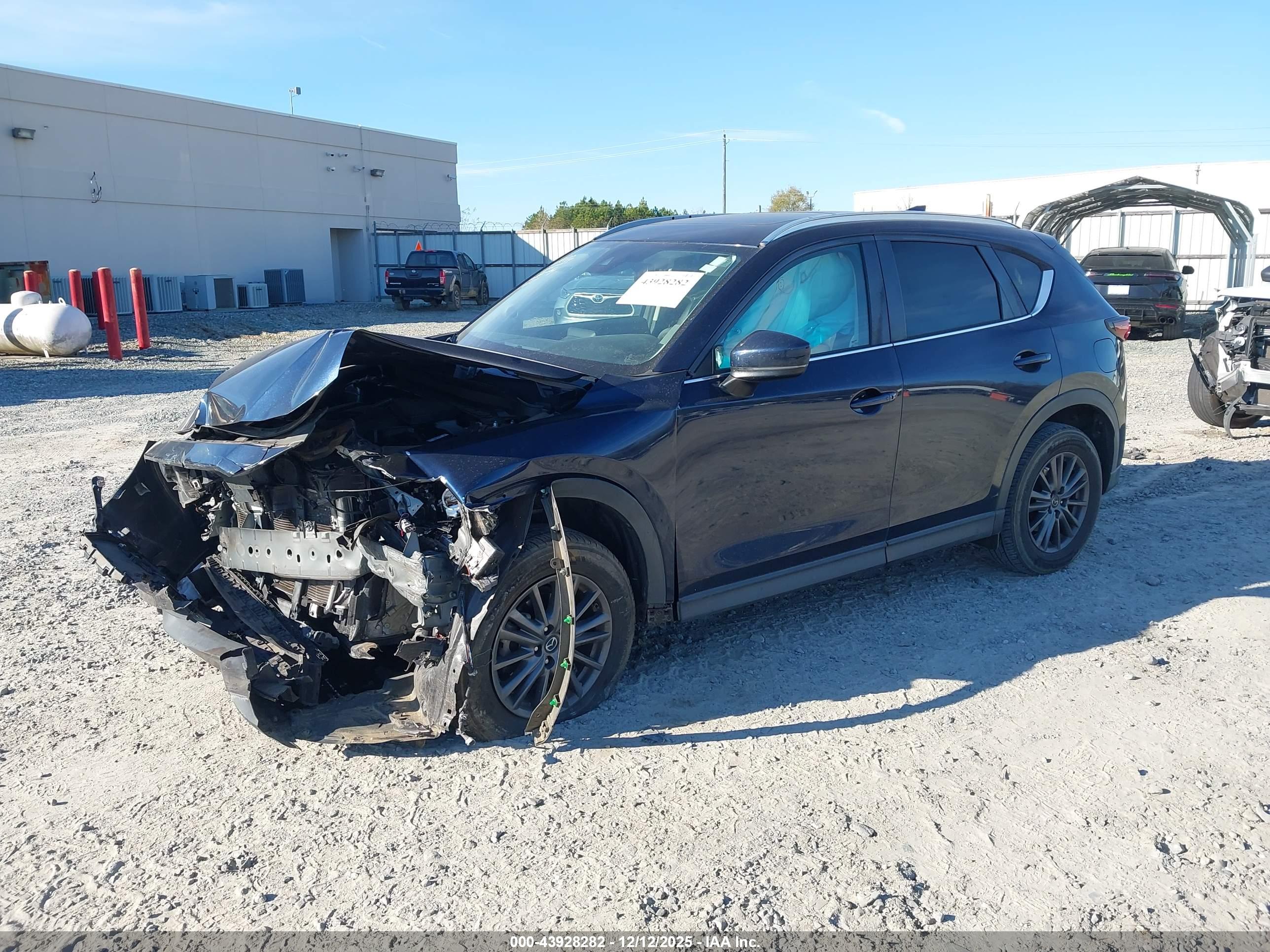 MAZDA CX-5 image 2