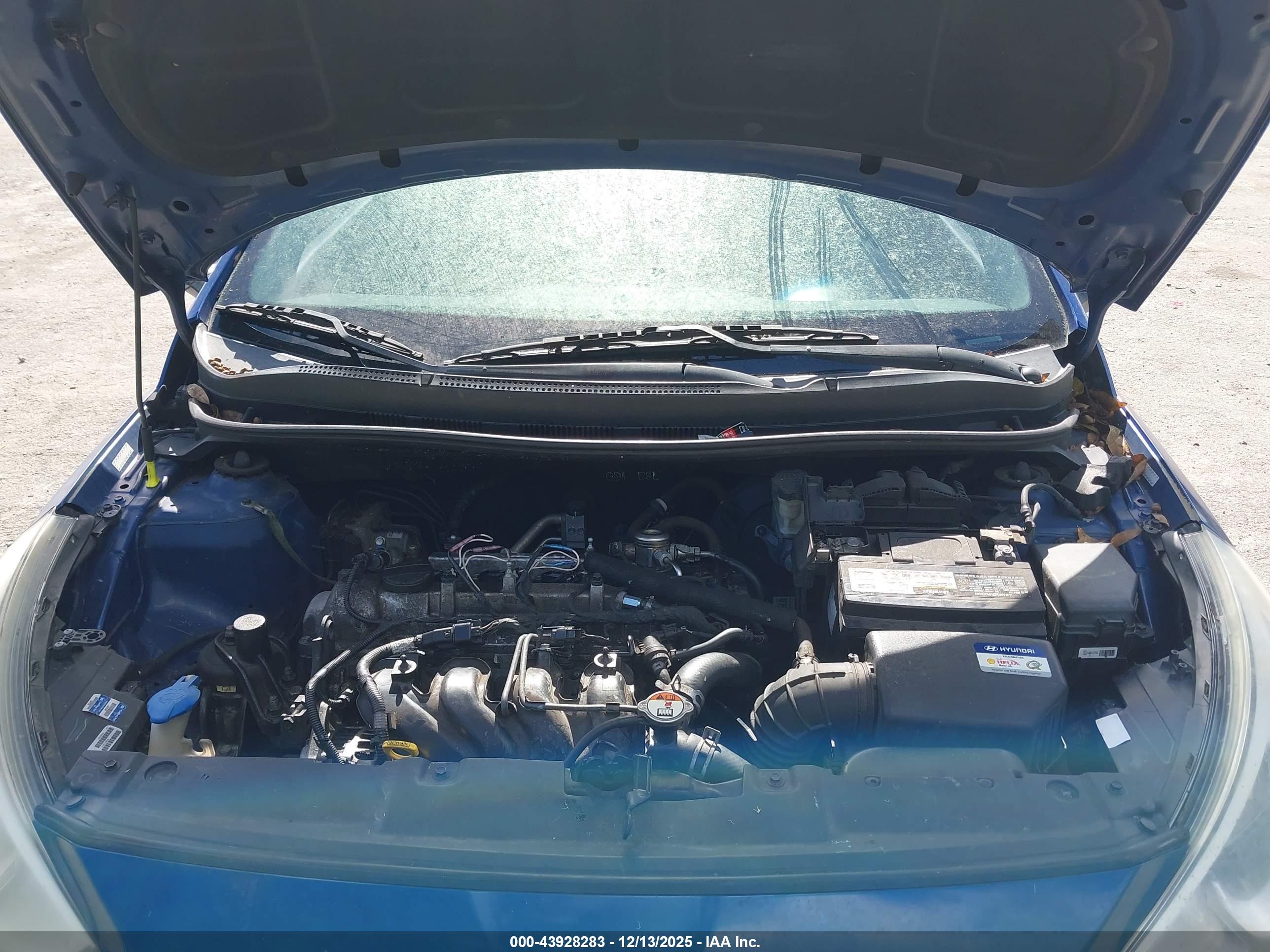 HYUNDAI ACCENT image 10