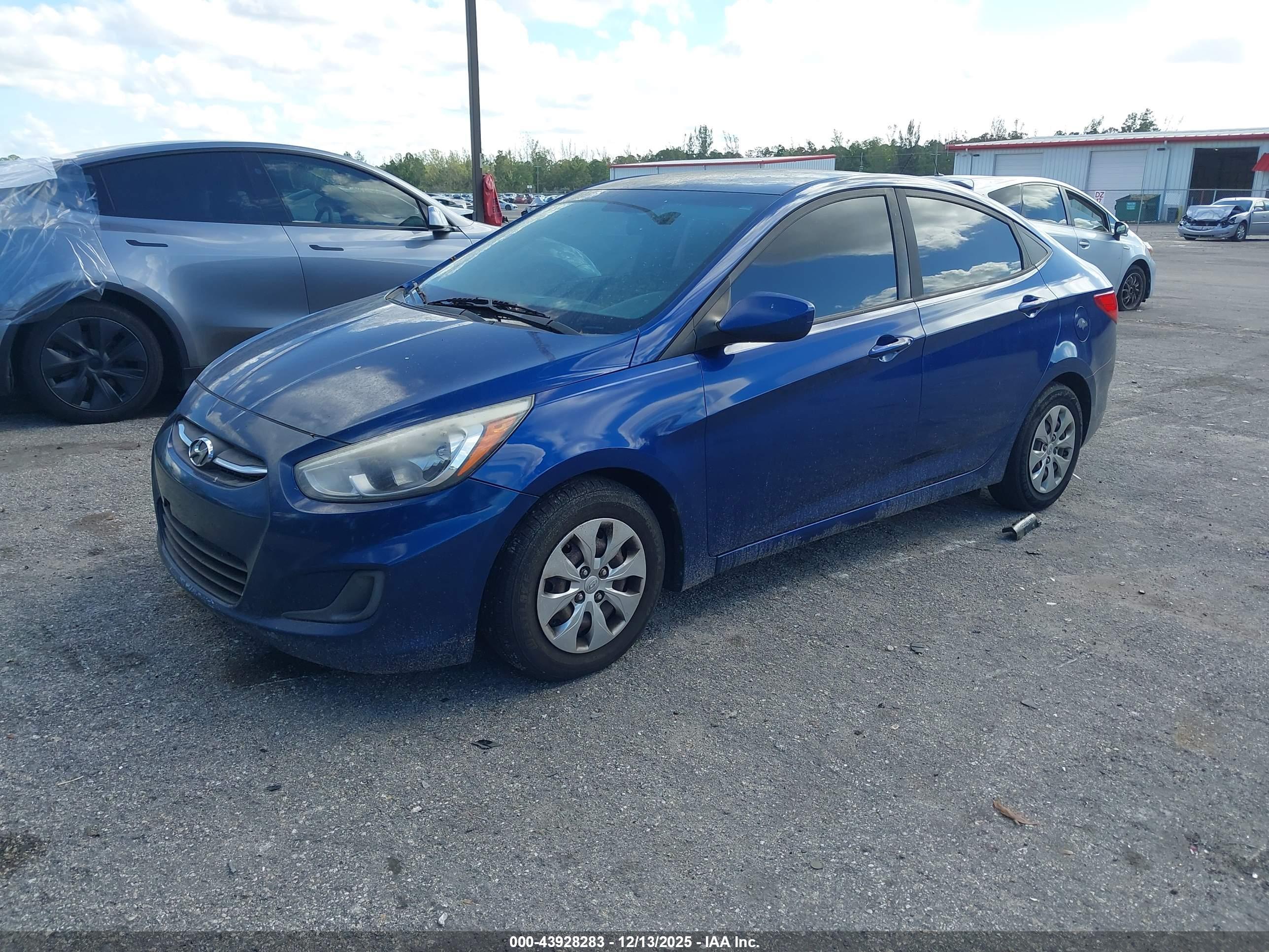 HYUNDAI ACCENT image 2