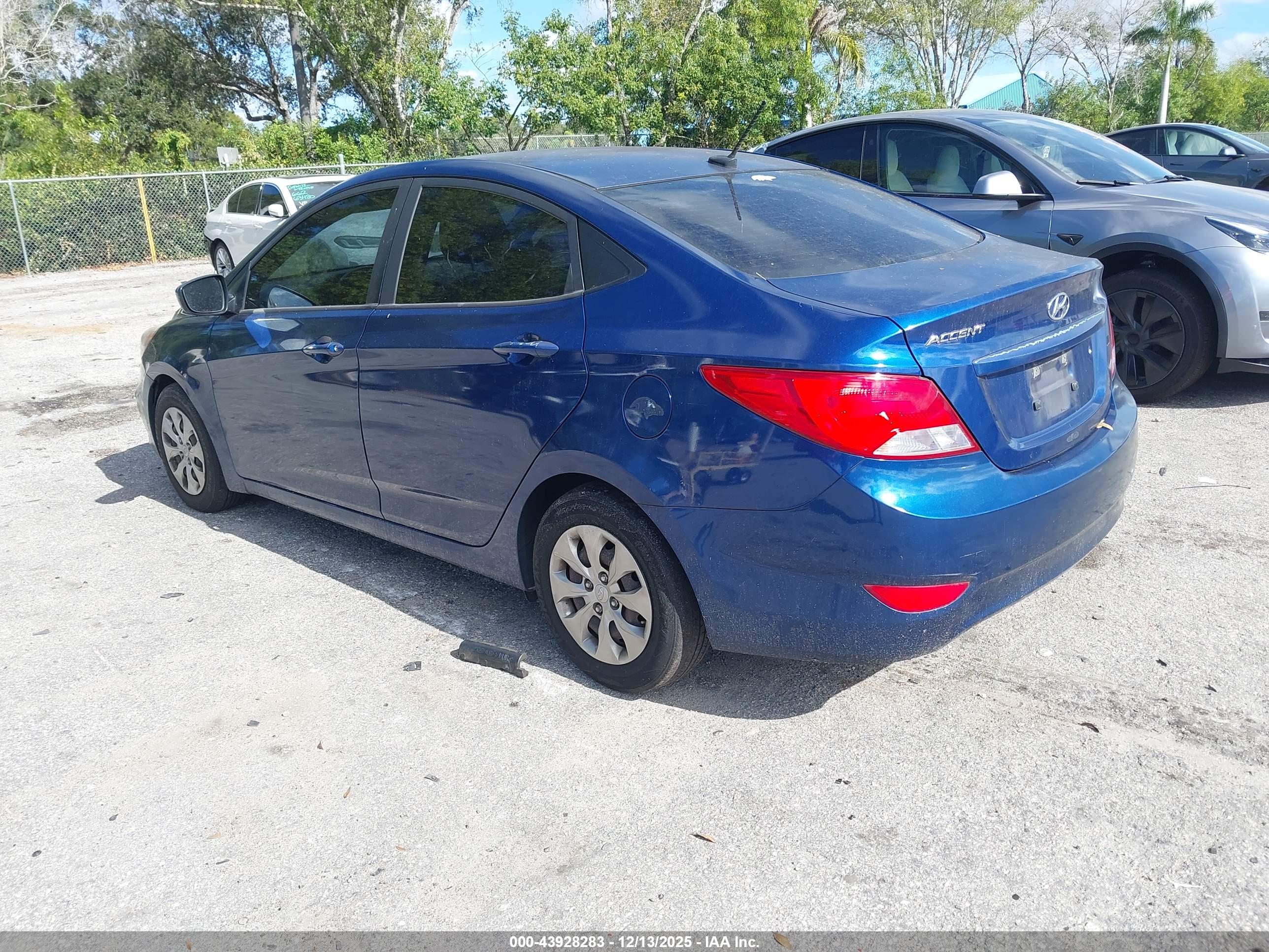 HYUNDAI ACCENT image 3